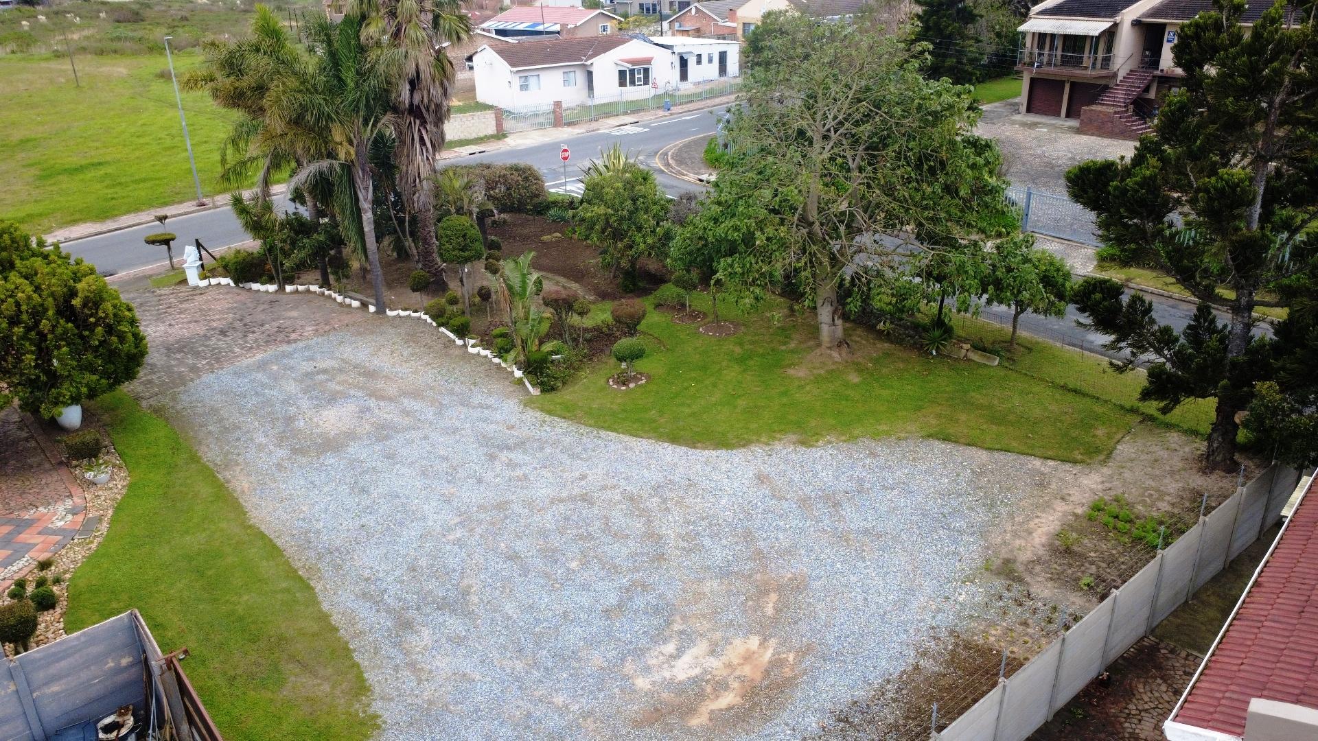 Image 4 of 6