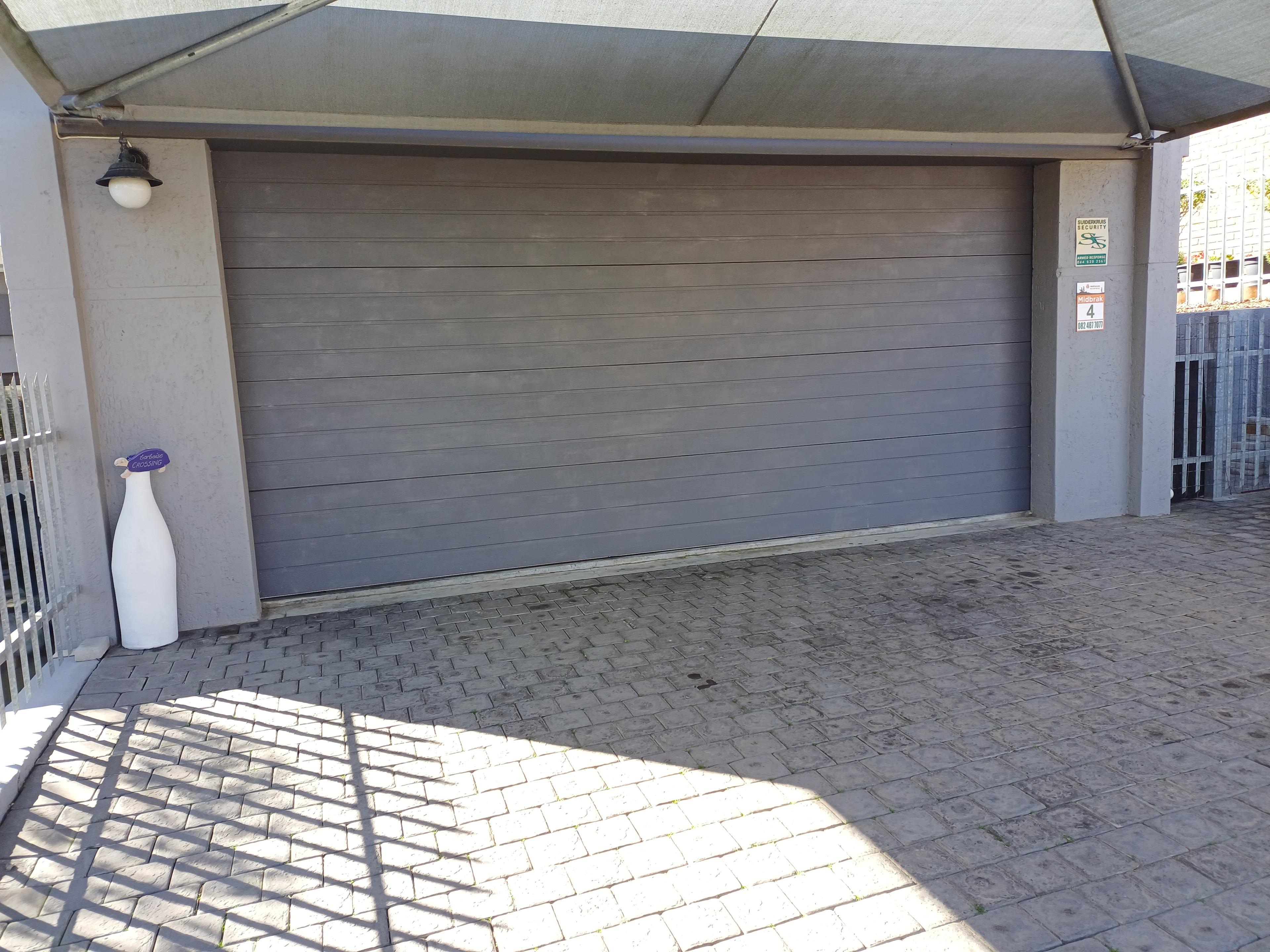 Image 4 of 6