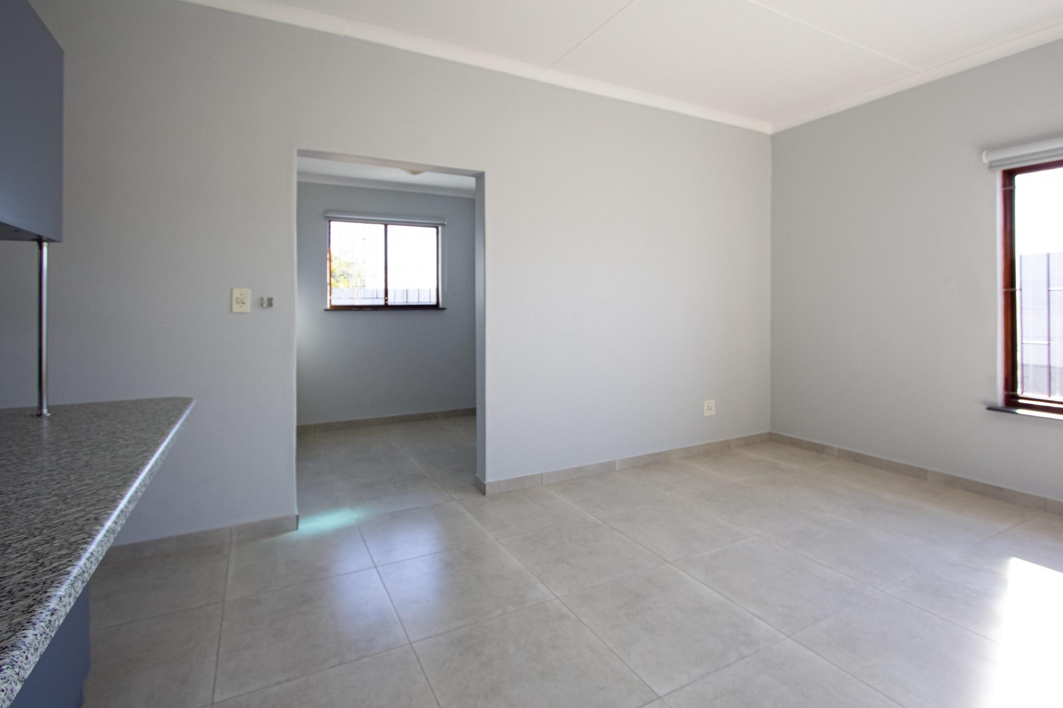 Image 4 of 6