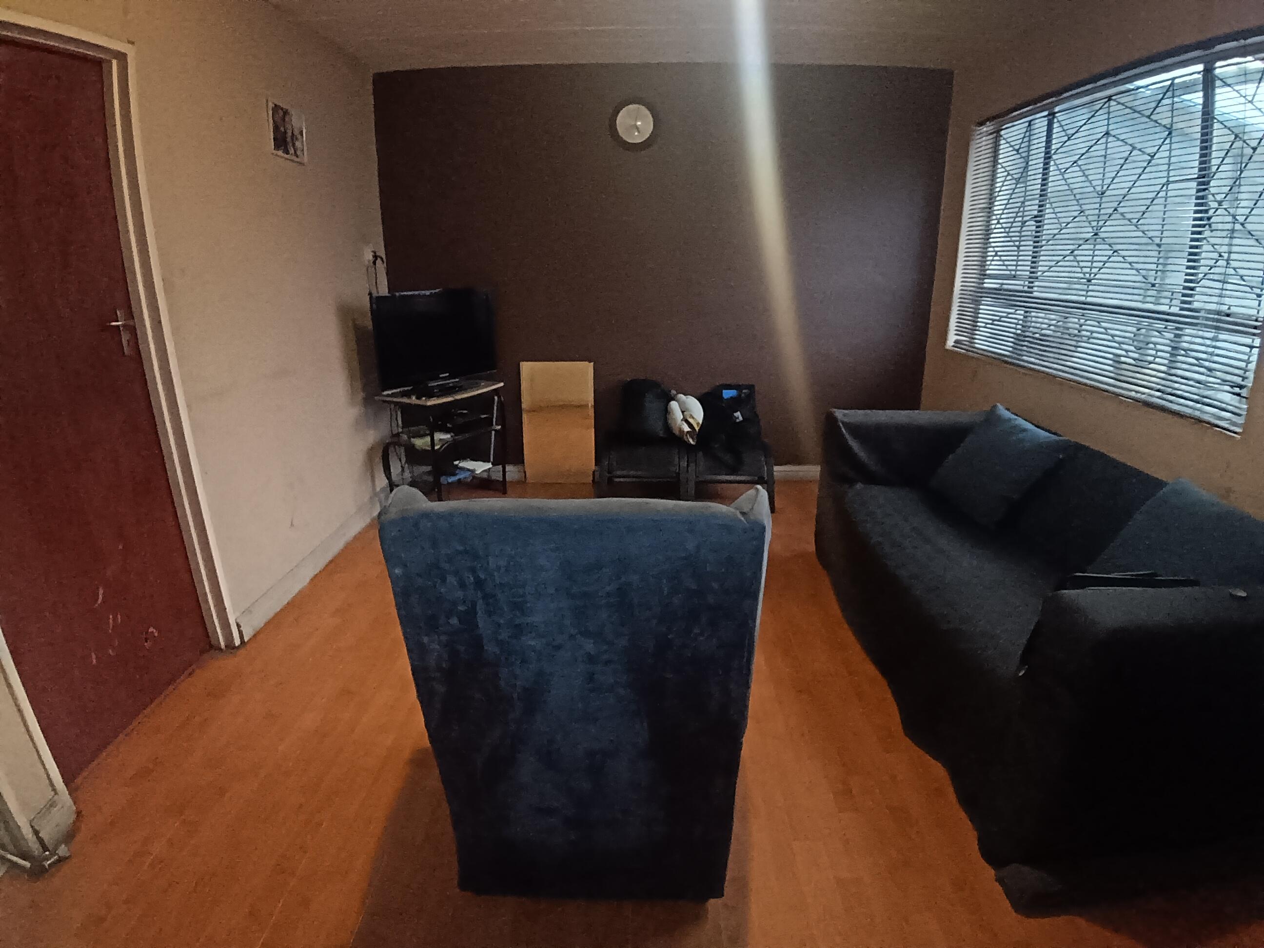 Image 3 of 6