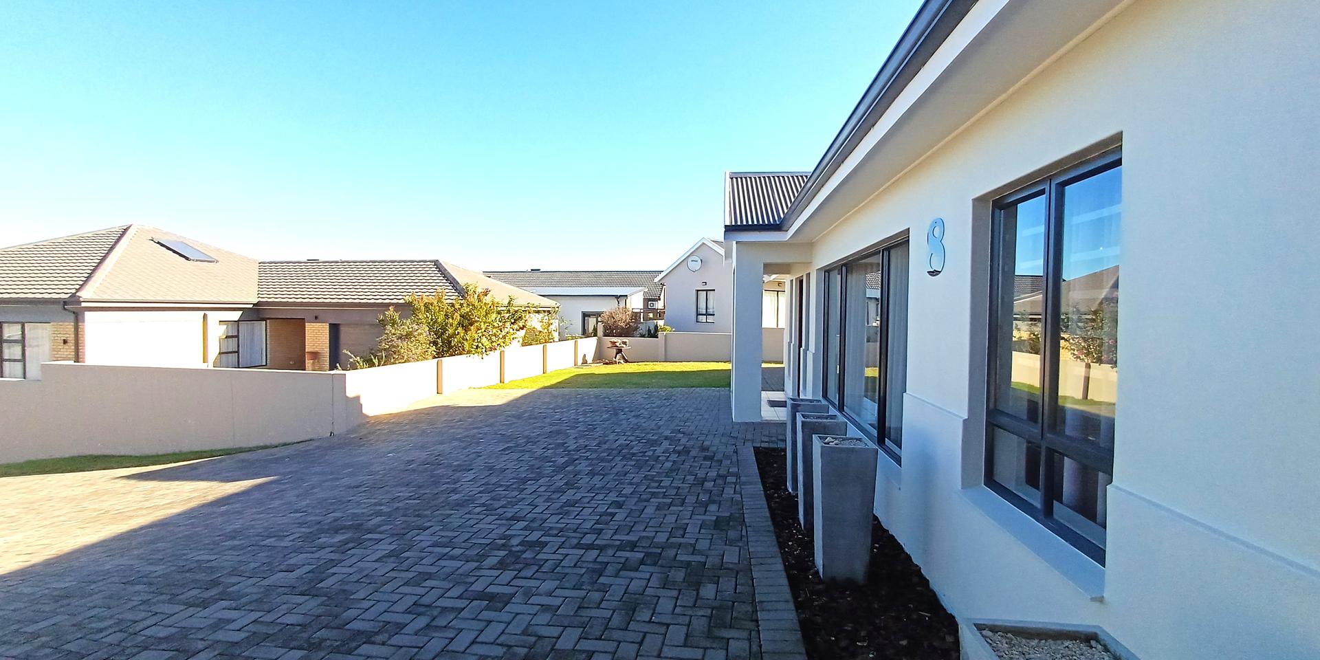 Image 4 of 6