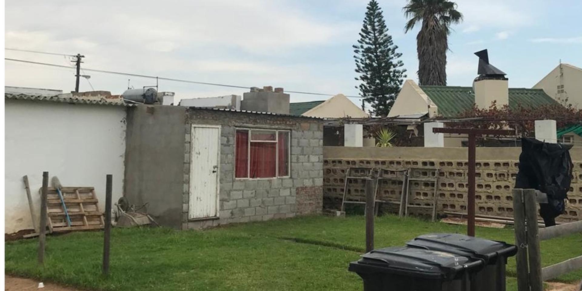 Image 4 of 6