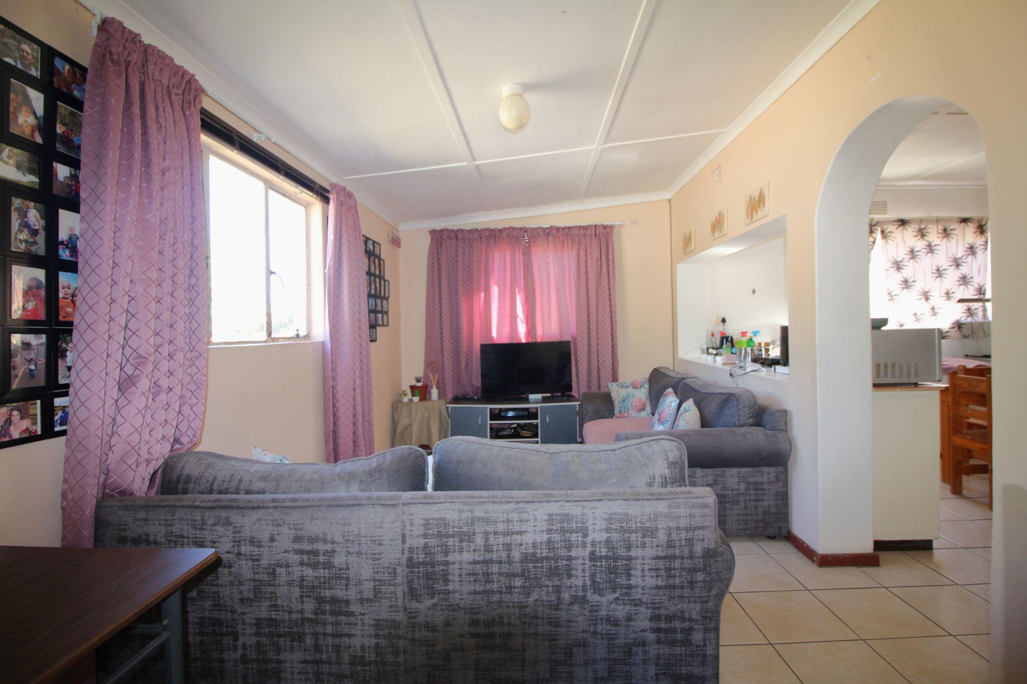 Image 4 of 6