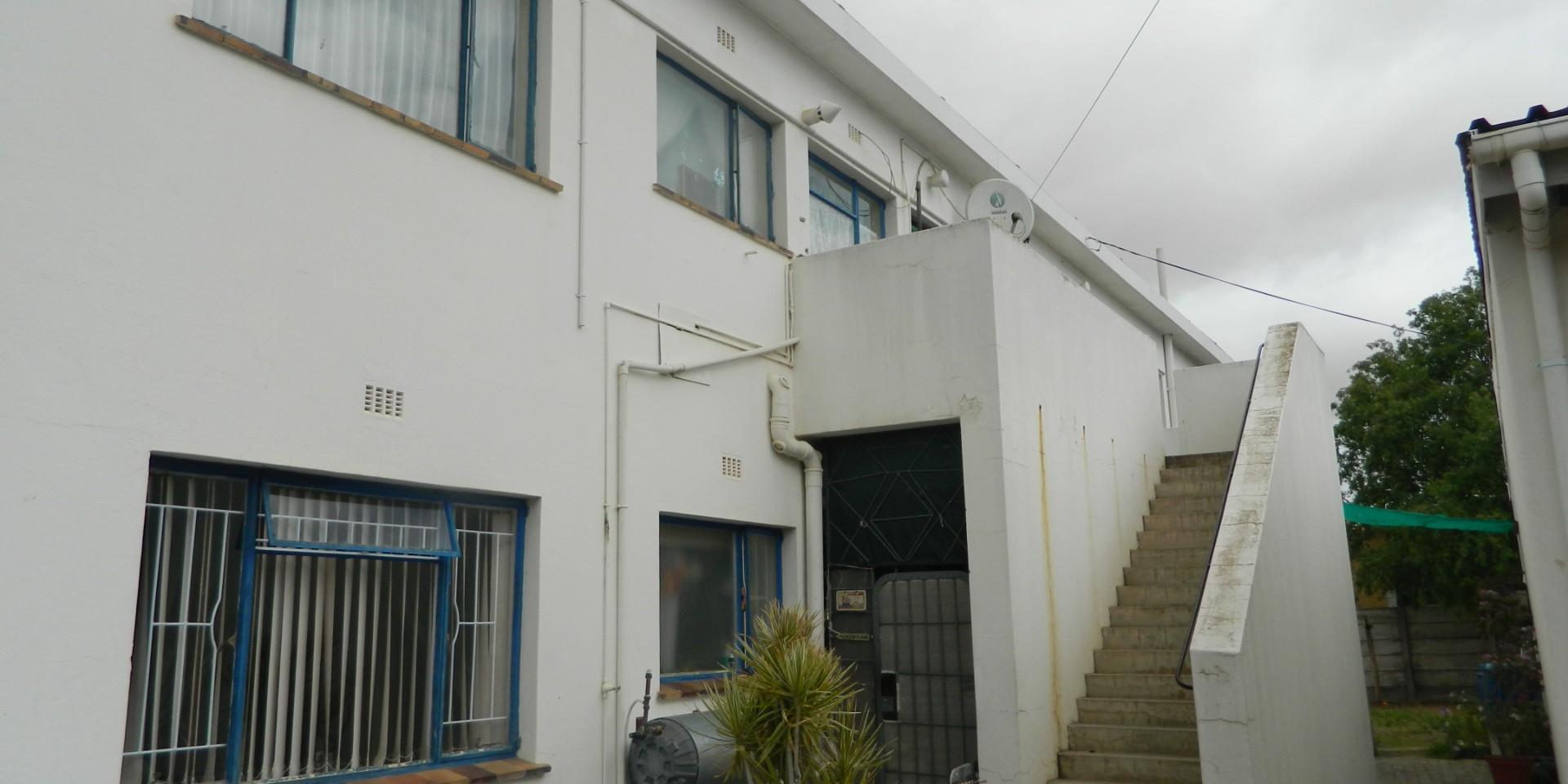Image 4 of 6