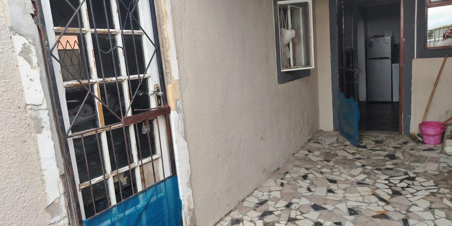 Image 1 of 6