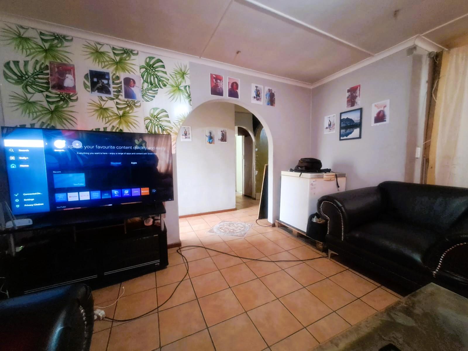 Image 3 of 6