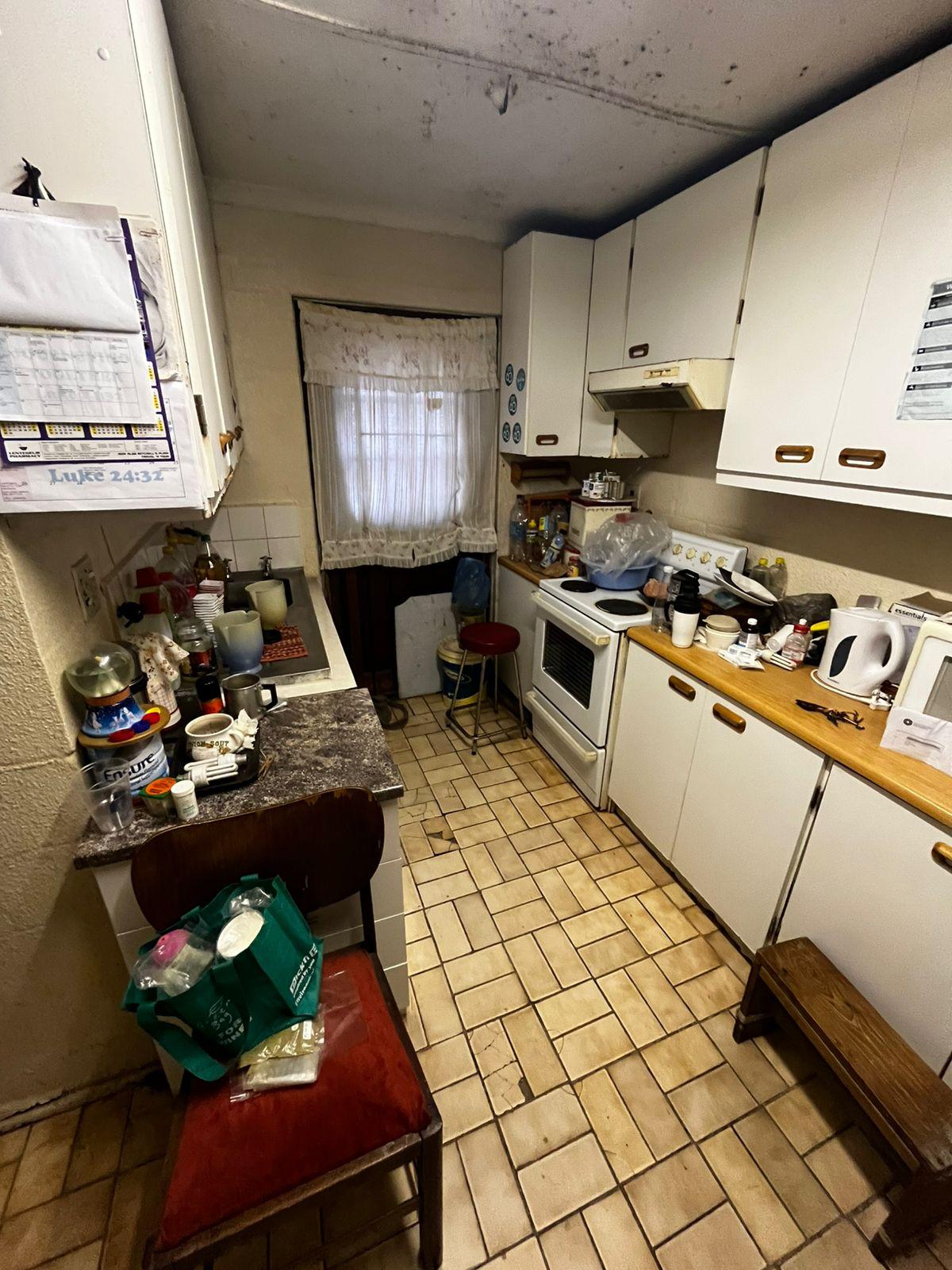 Image 4 of 6