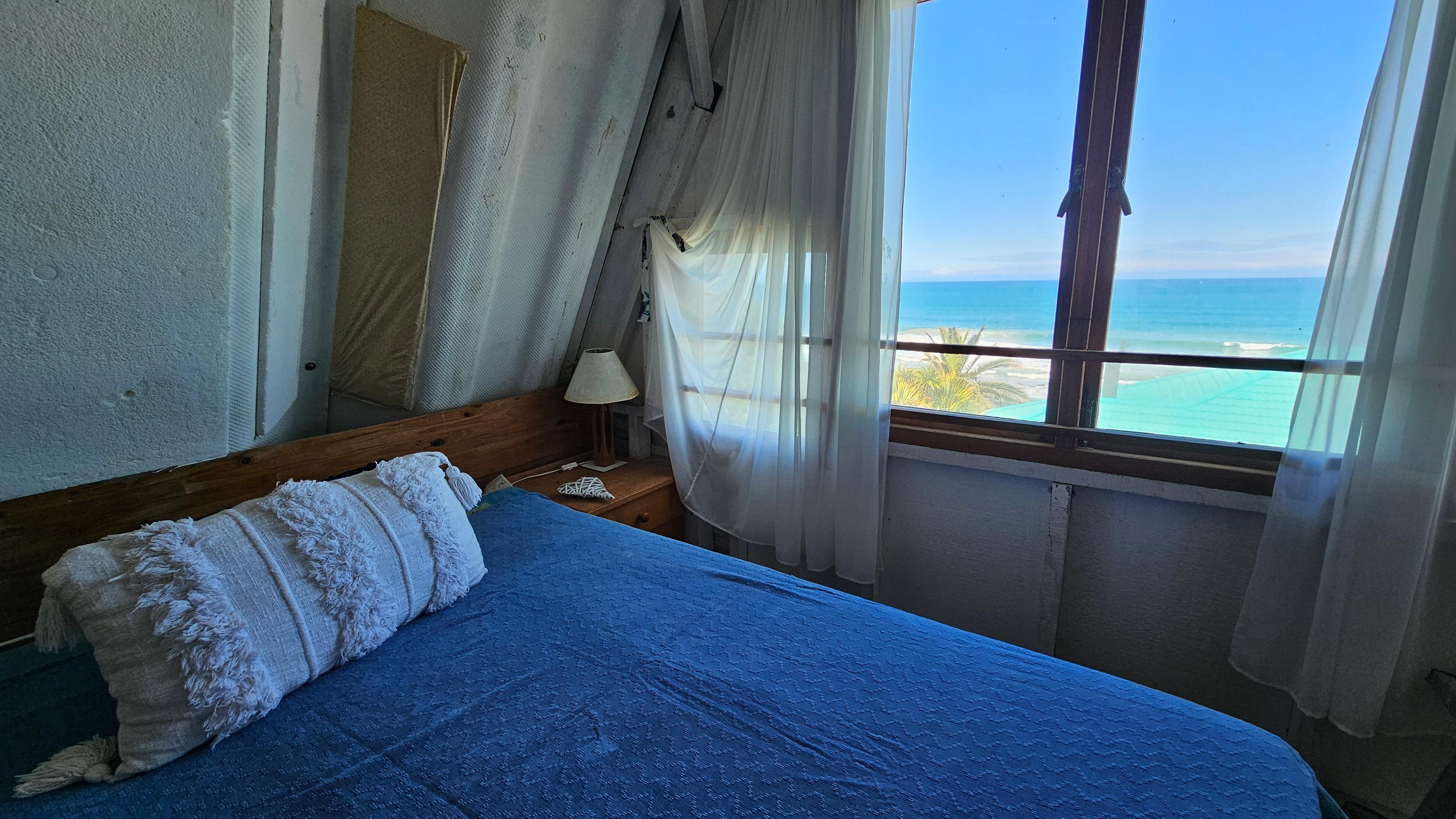 Image 3 of 6