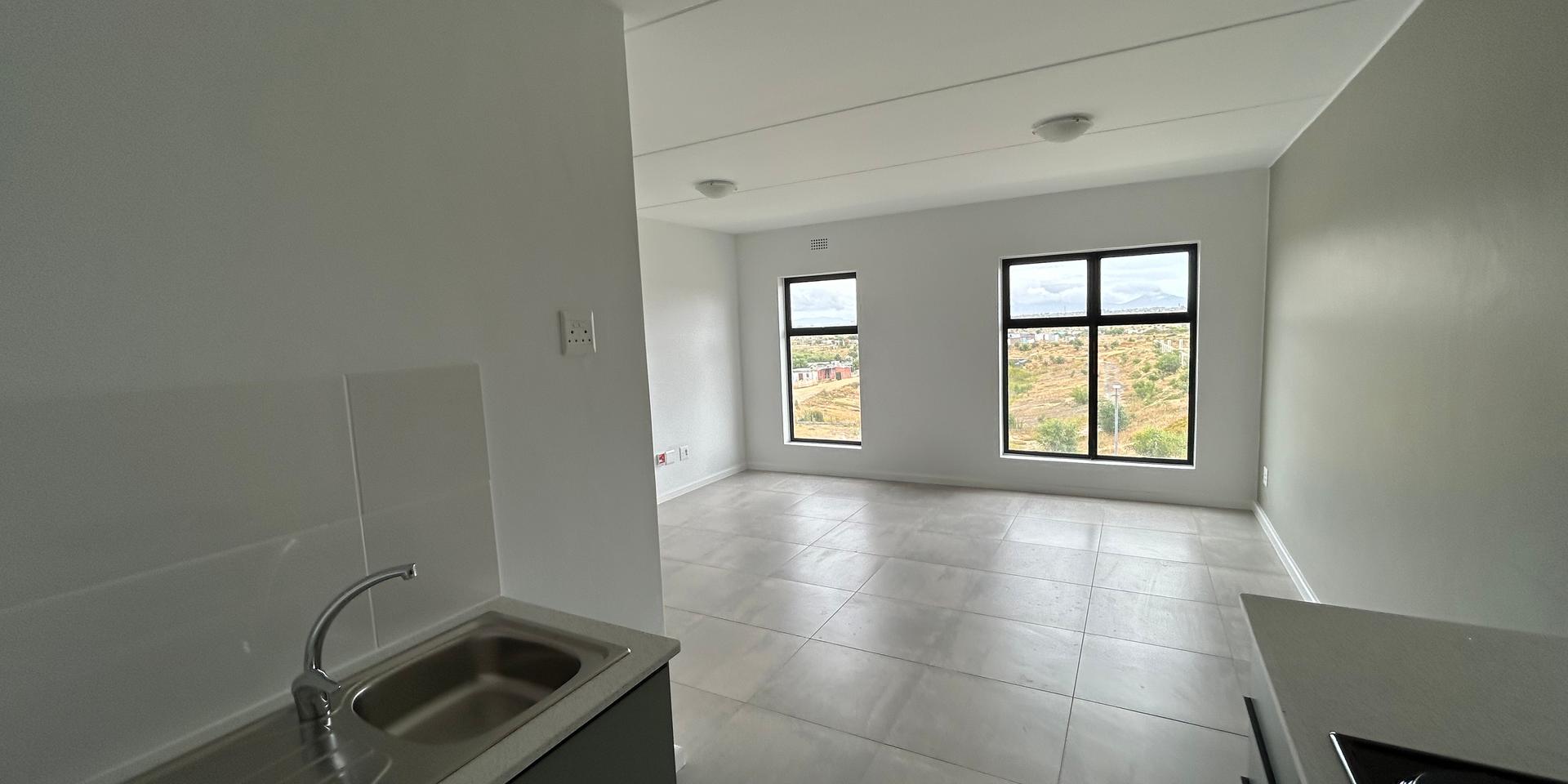 Image 3 of 6