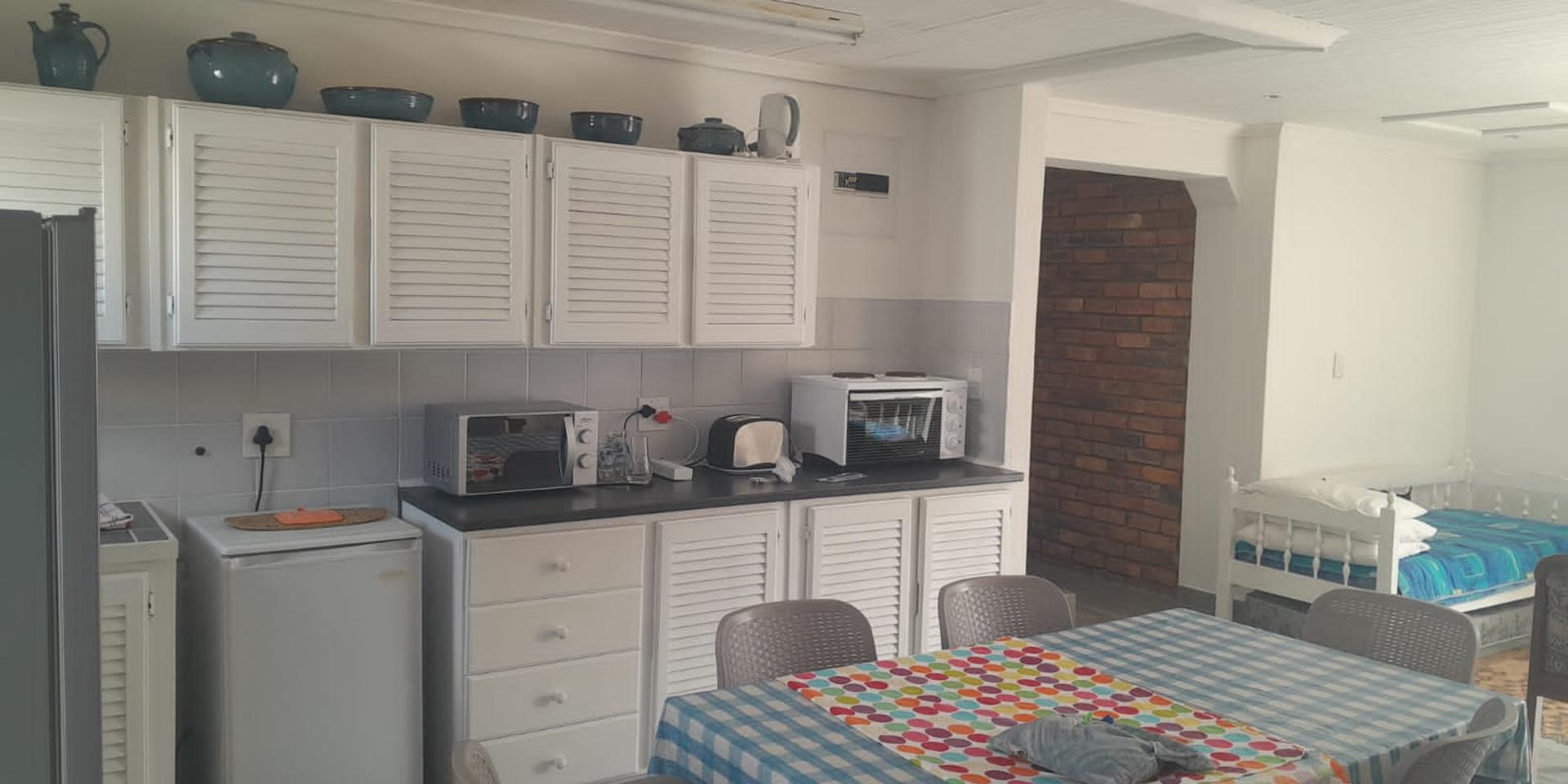 Image 4 of 6