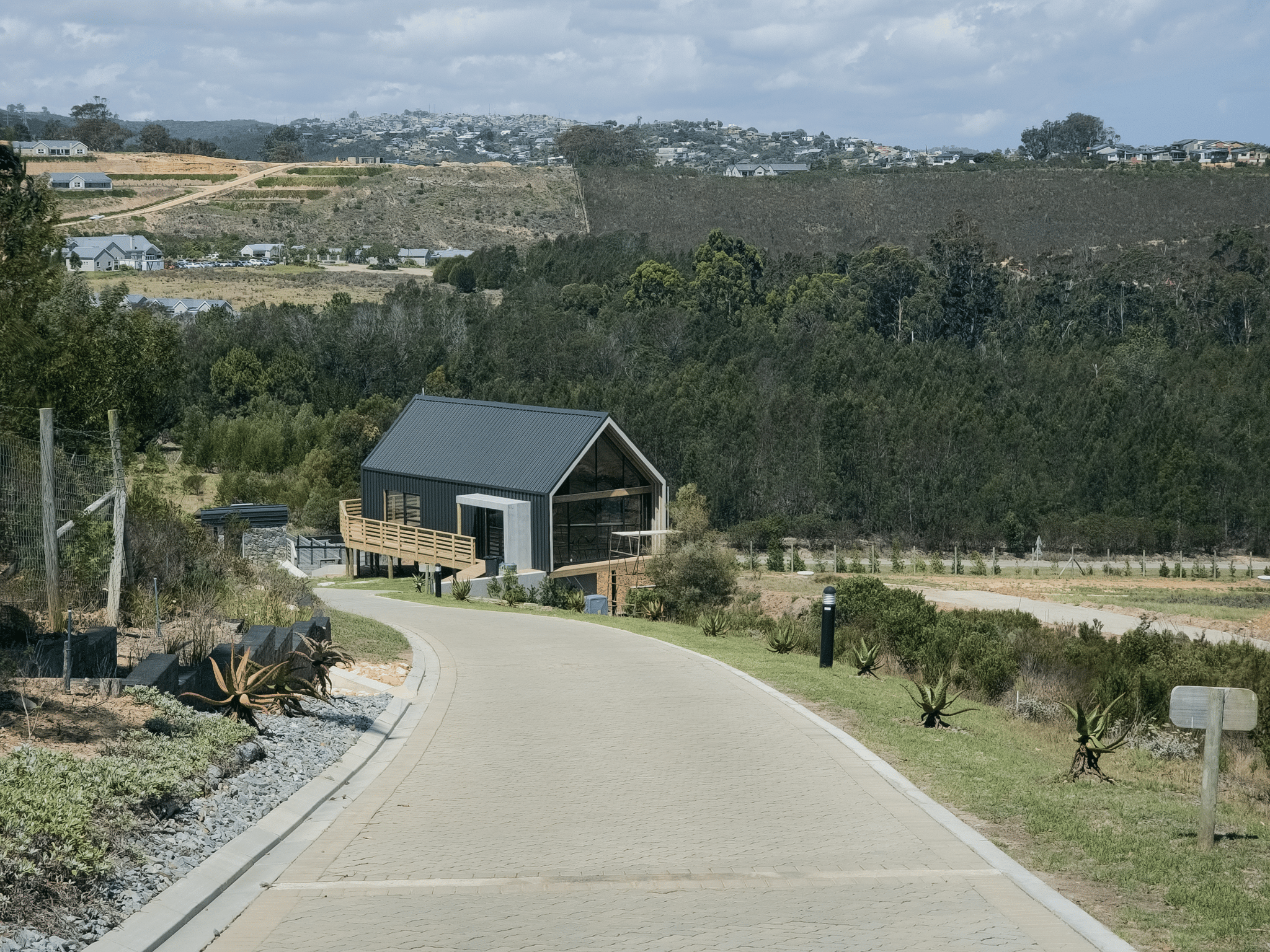 Image 4 of 6