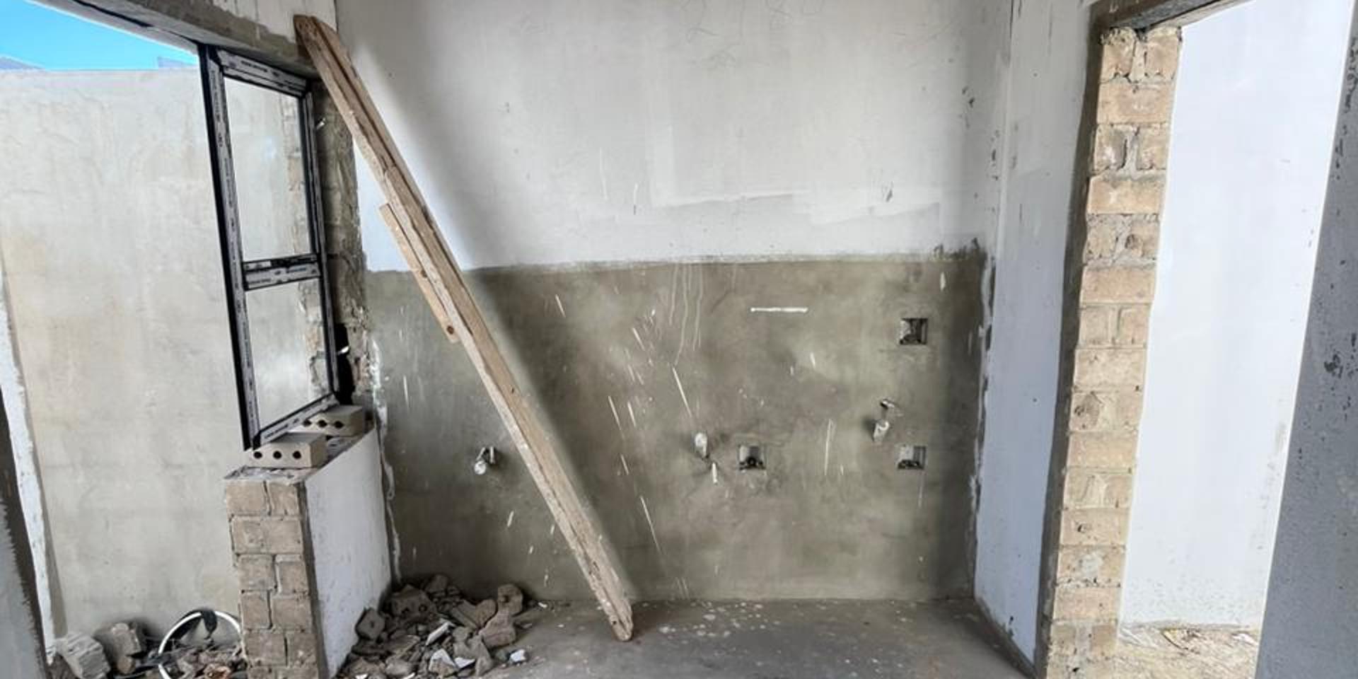 Image 4 of 6