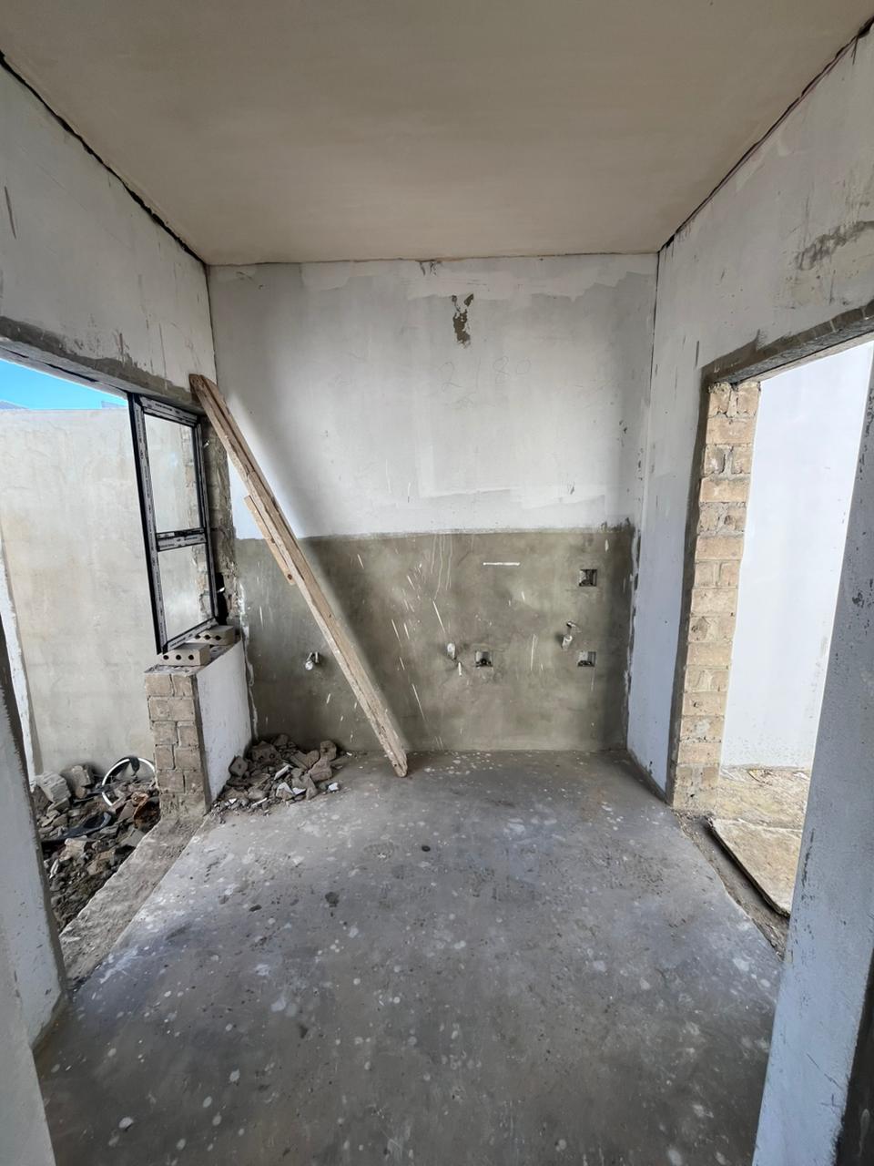 Image 4 of 6