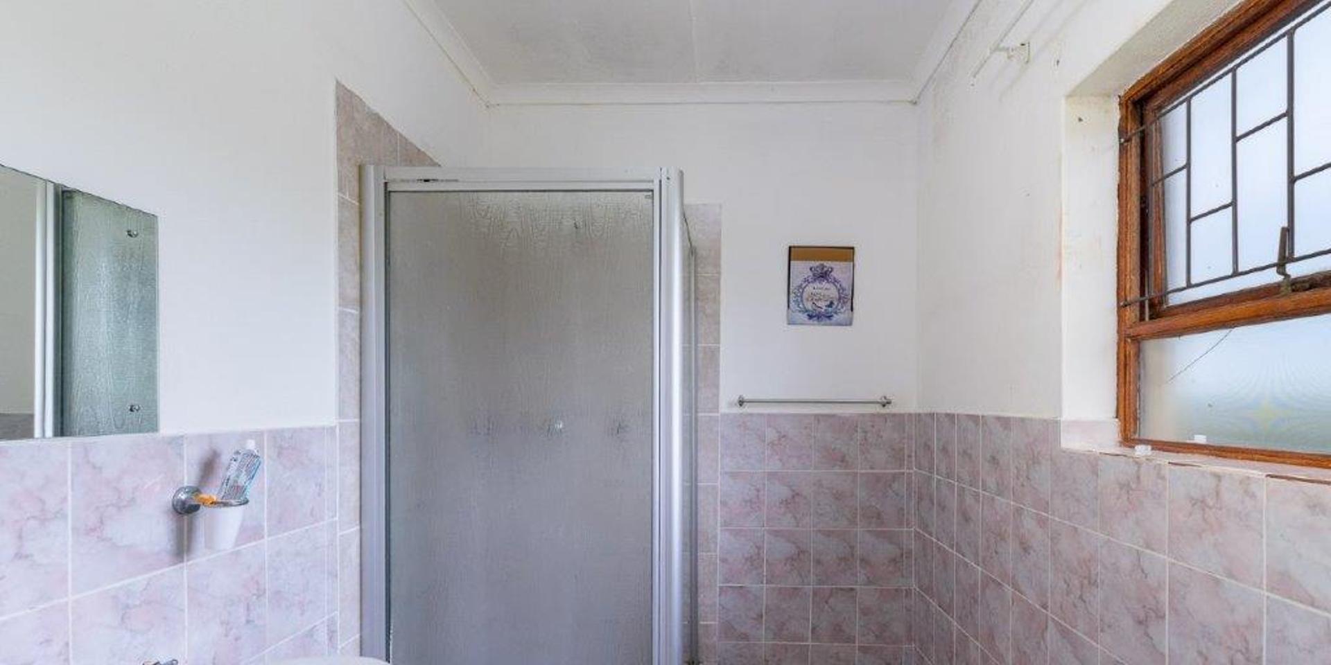 Image 3 of 6