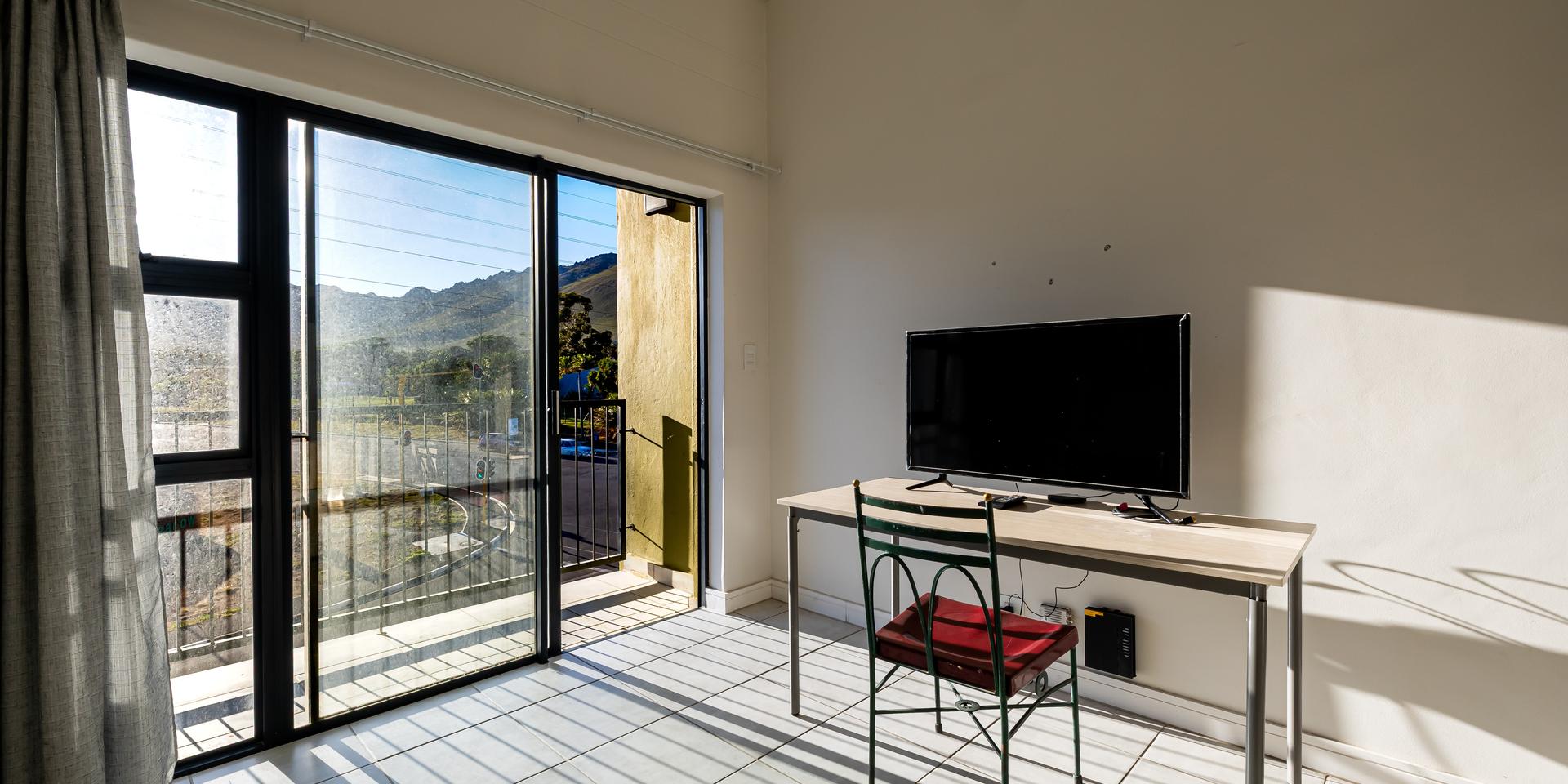 Image 4 of 6