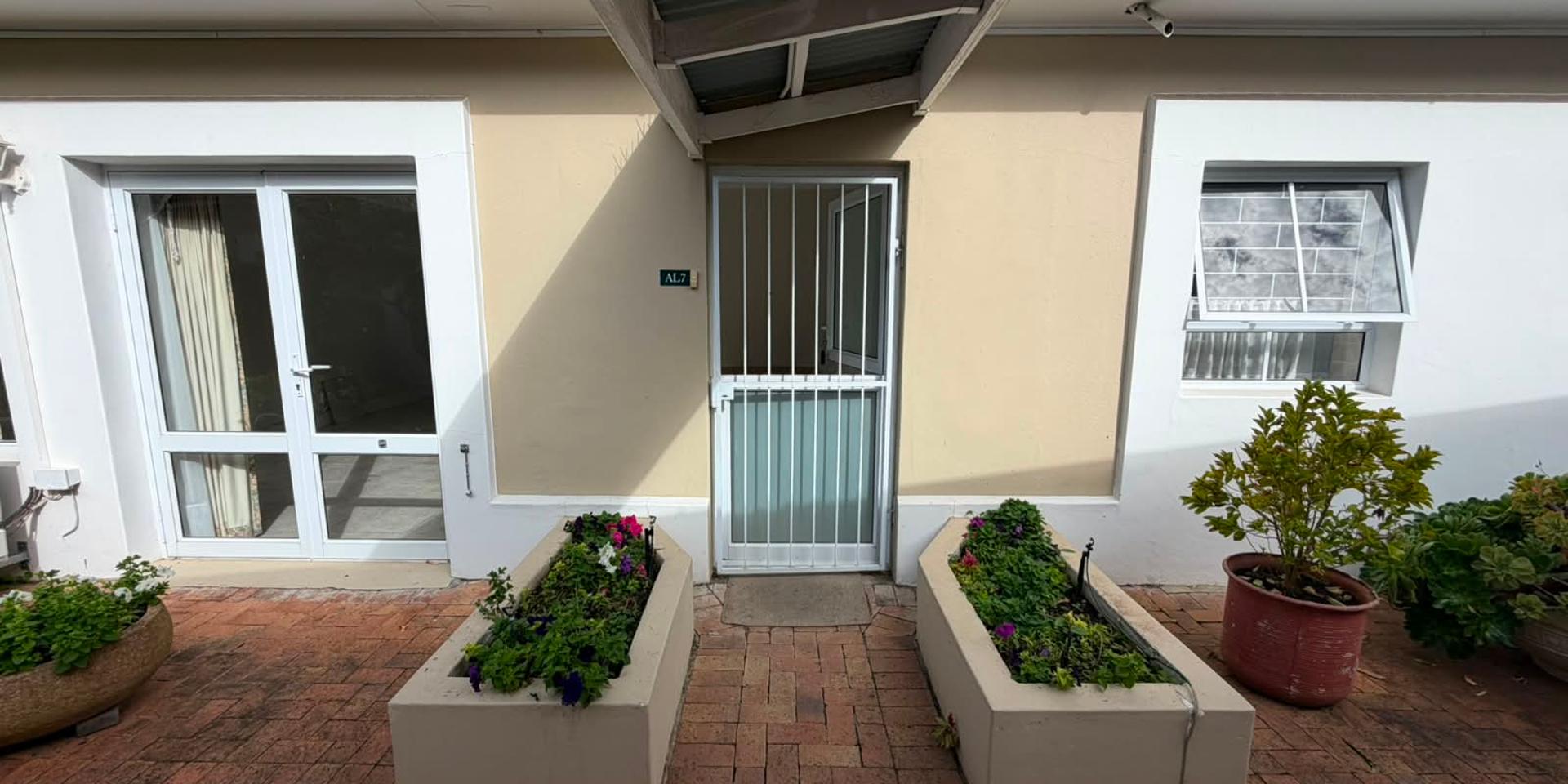 Image 2 of 6
