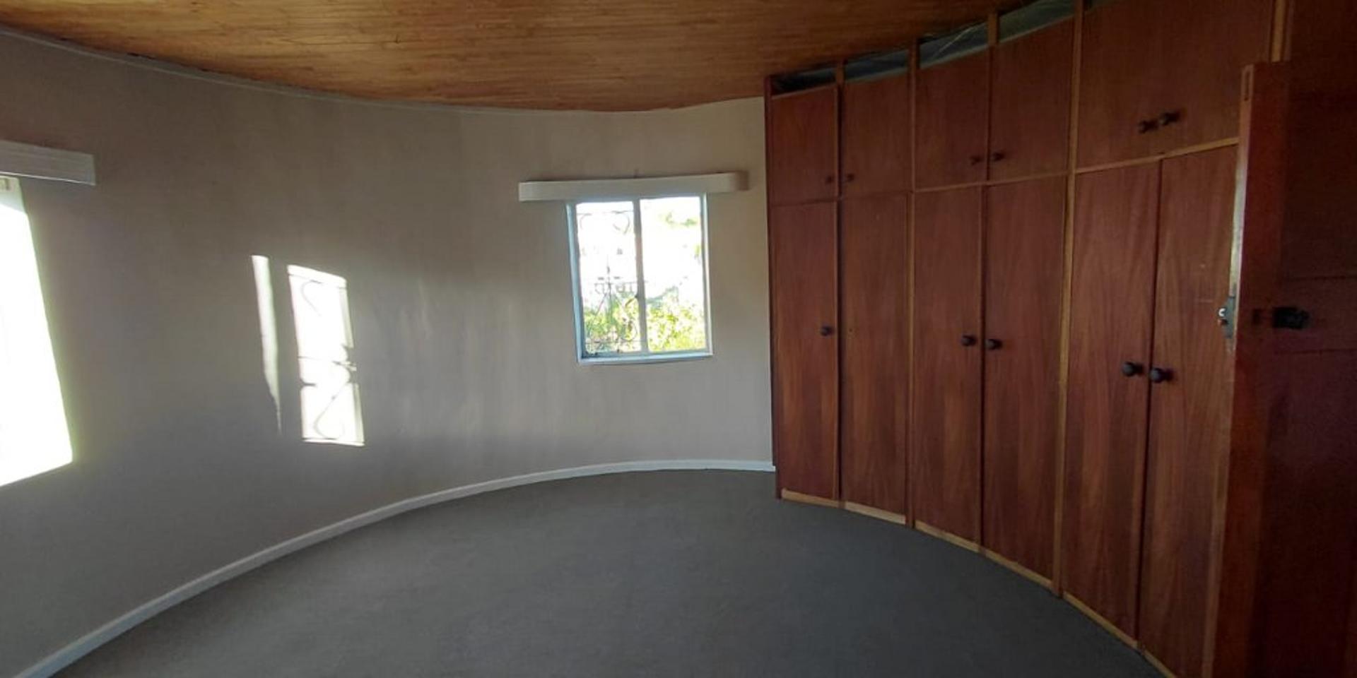 Image 5 of 6