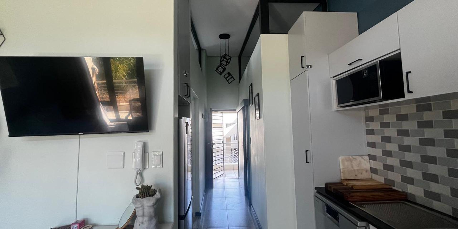 Image 5 of 6