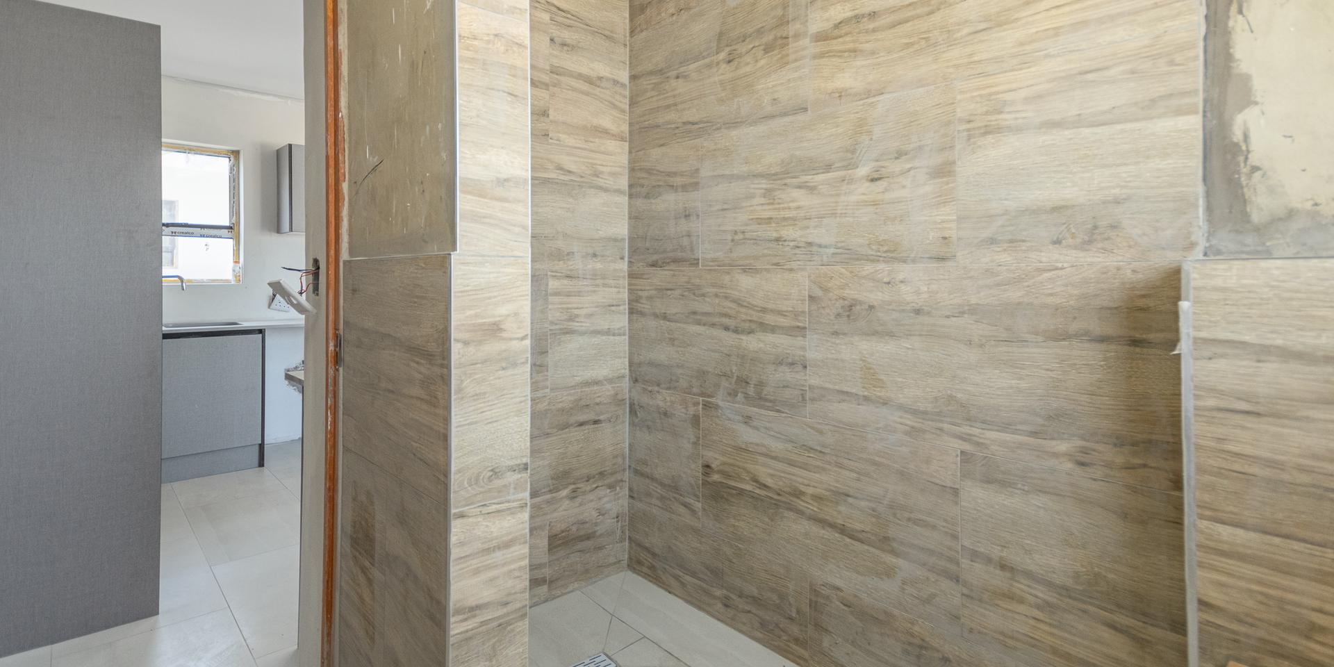 Image 2 of 6