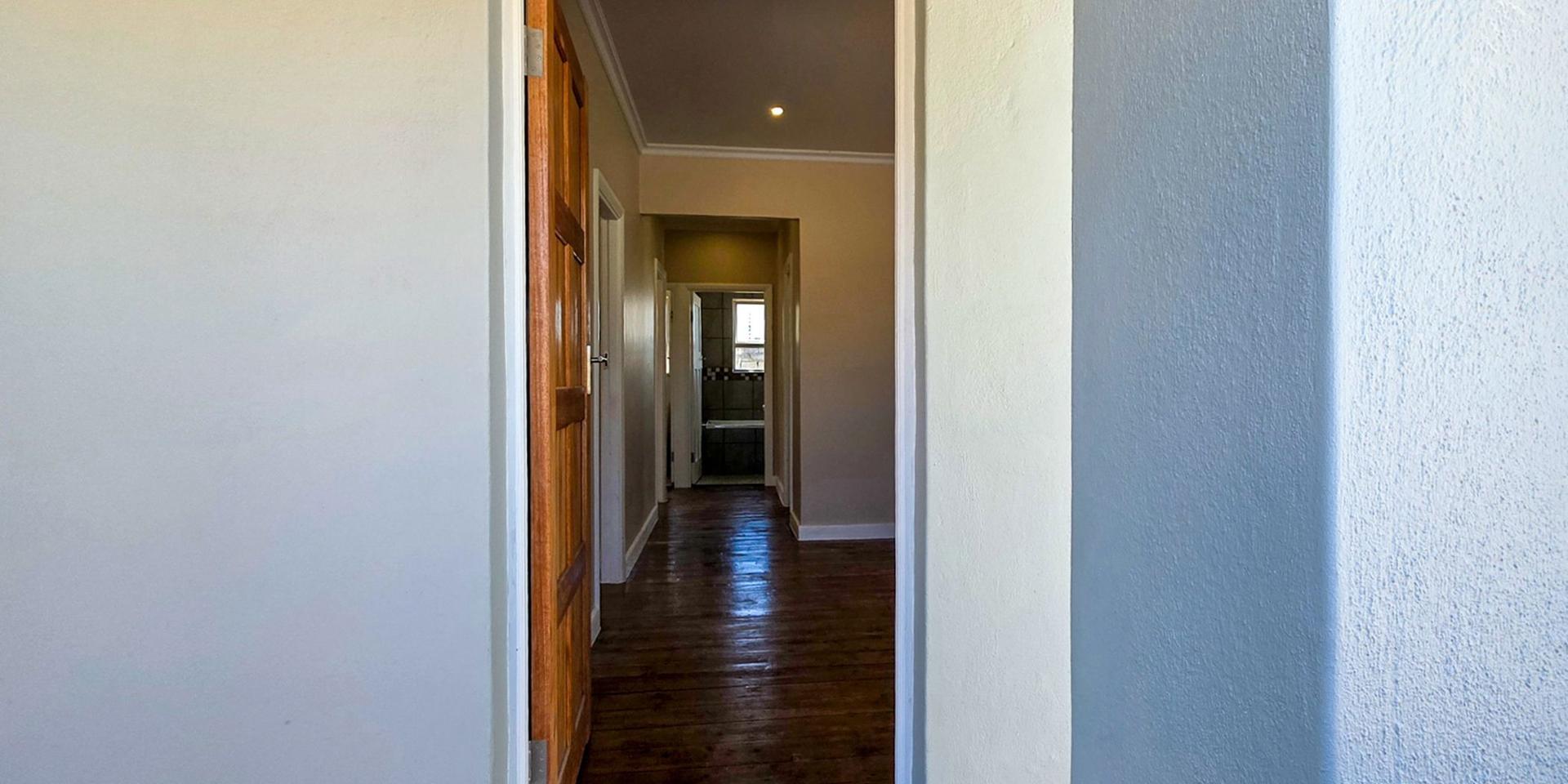 Image 3 of 6