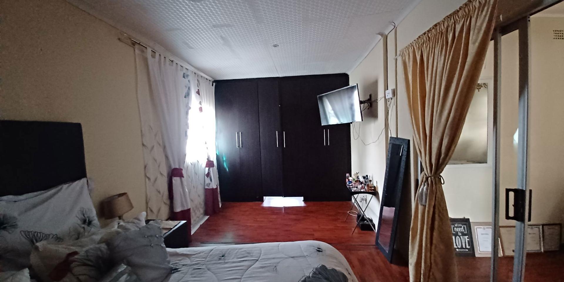 Image 5 of 6