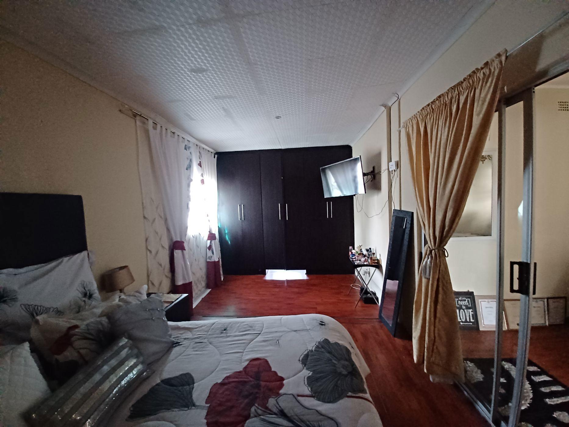 Image 5 of 6