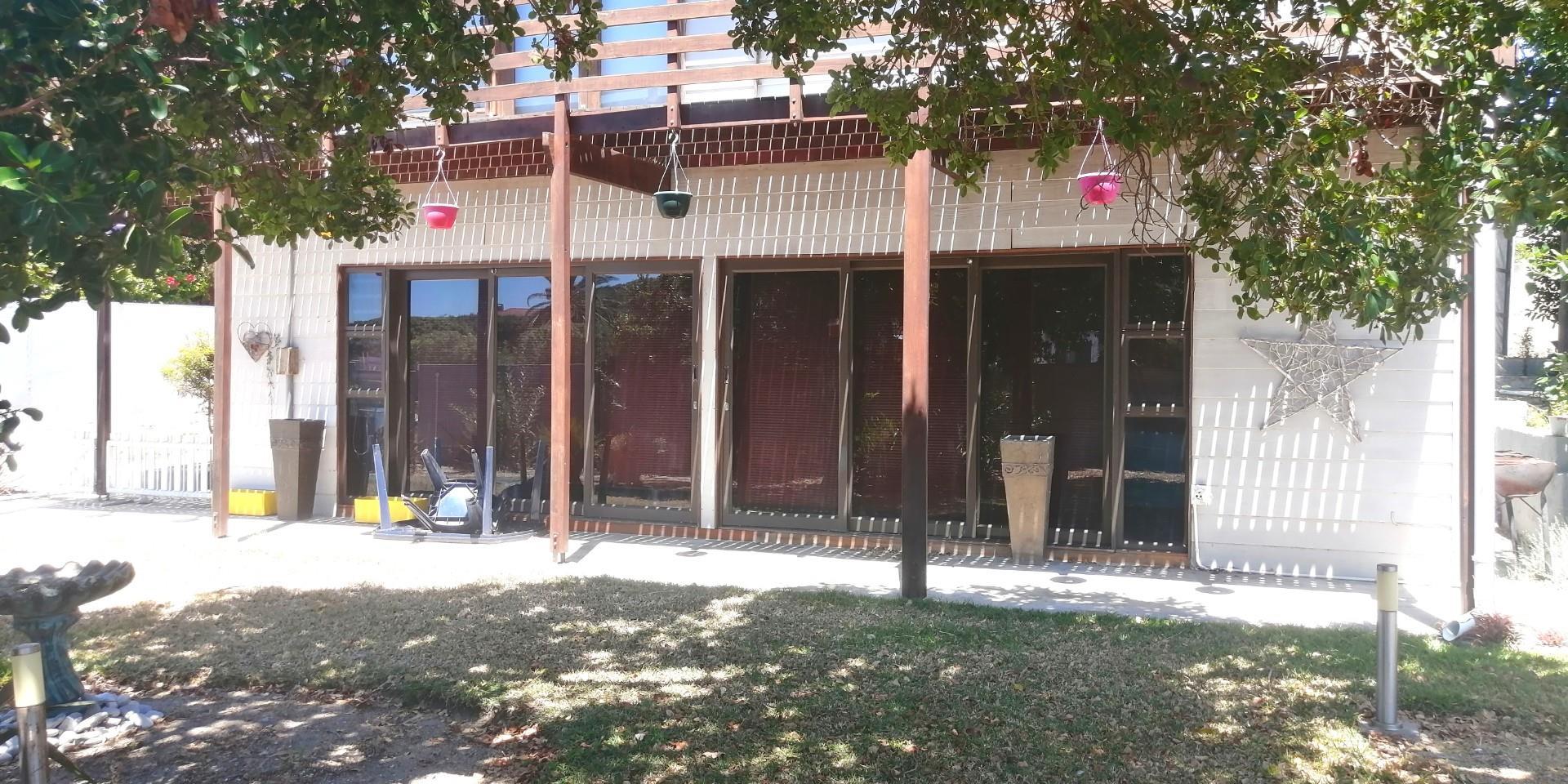 Image 2 of 6