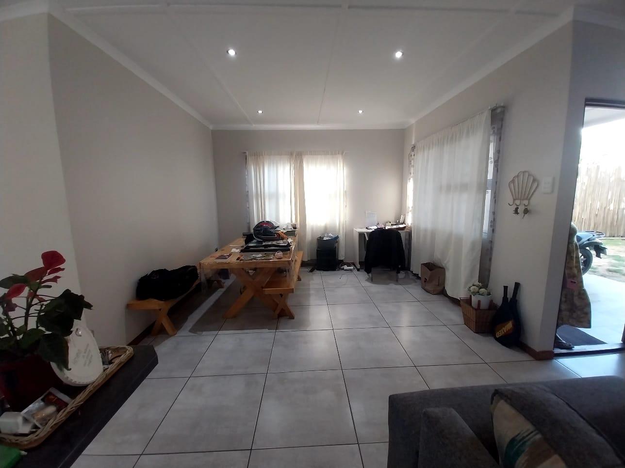 Image 4 of 6