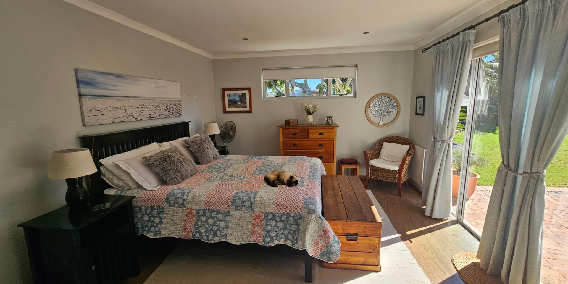 Image 4 of 6