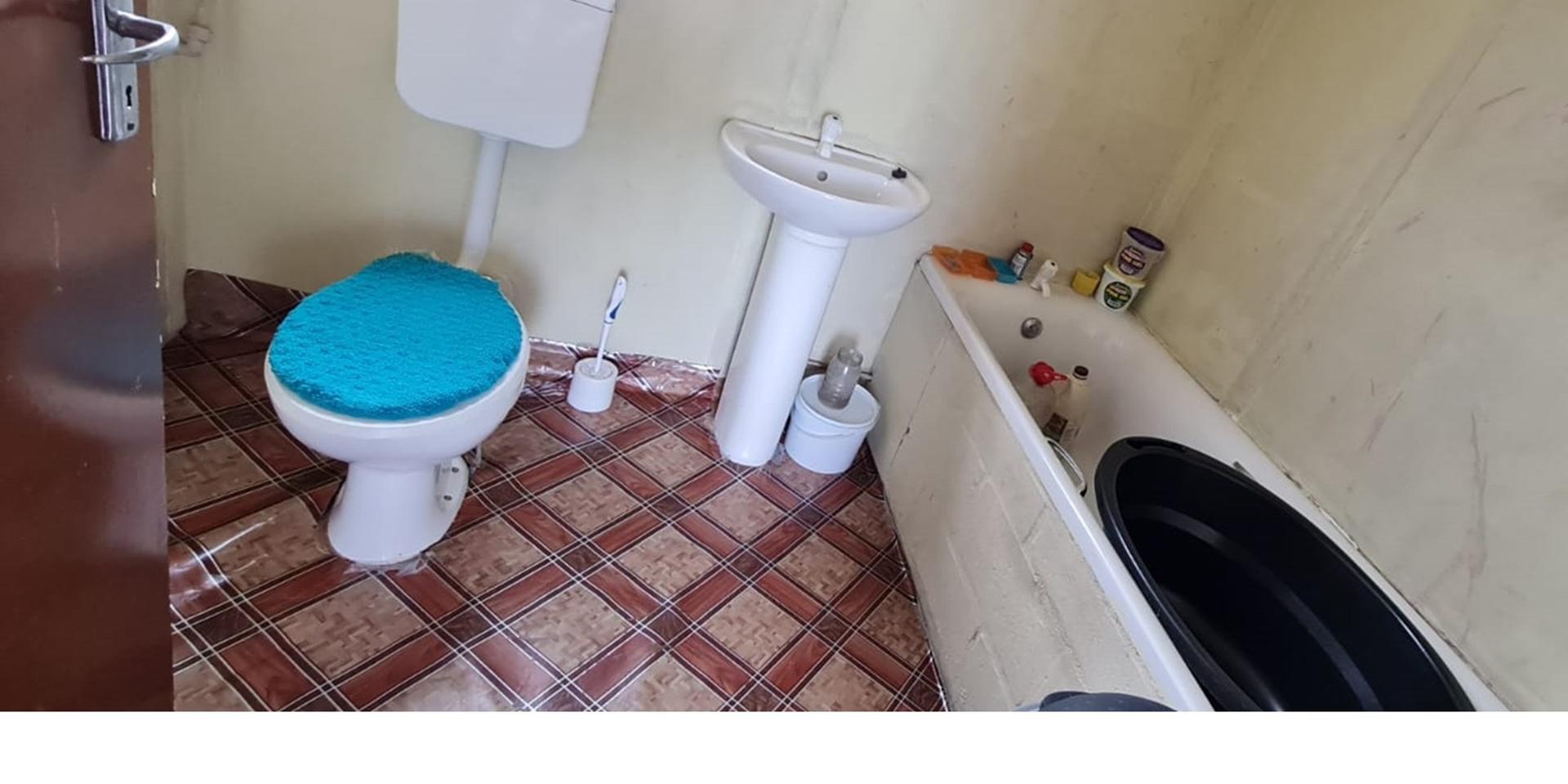 Image 3 of 6