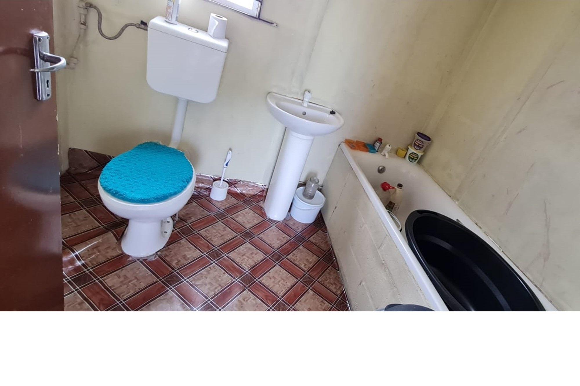 Image 3 of 6