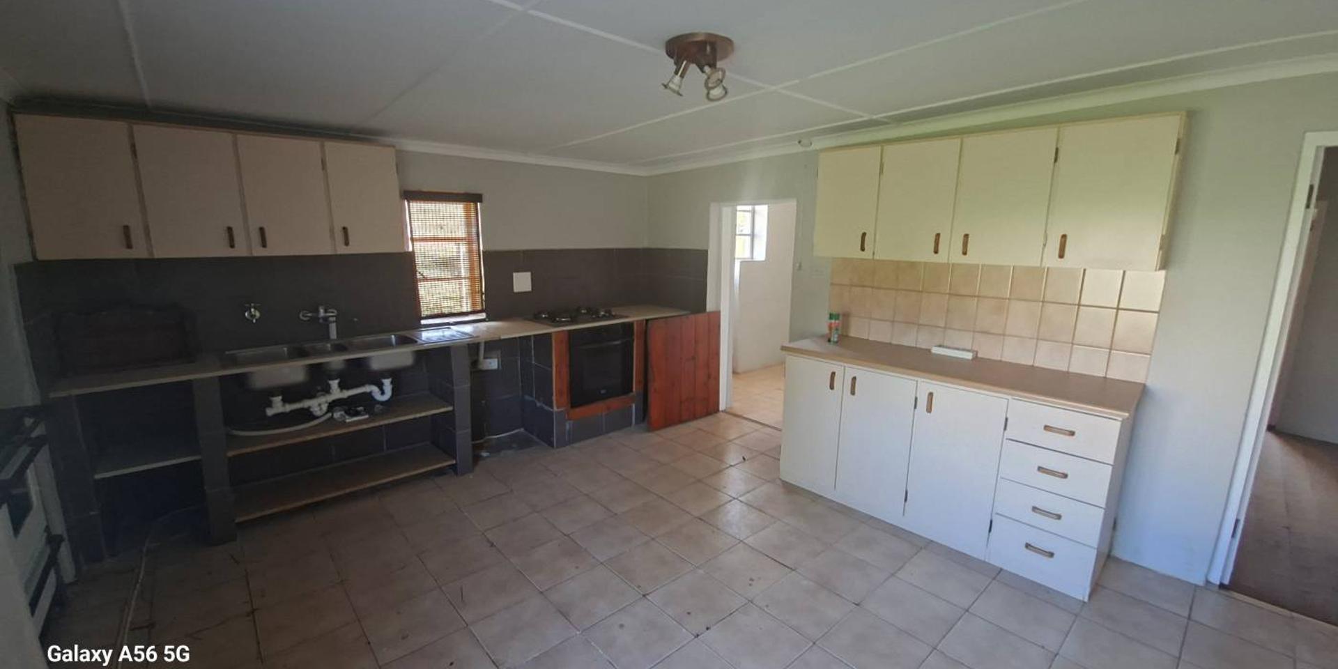 Image 2 of 6