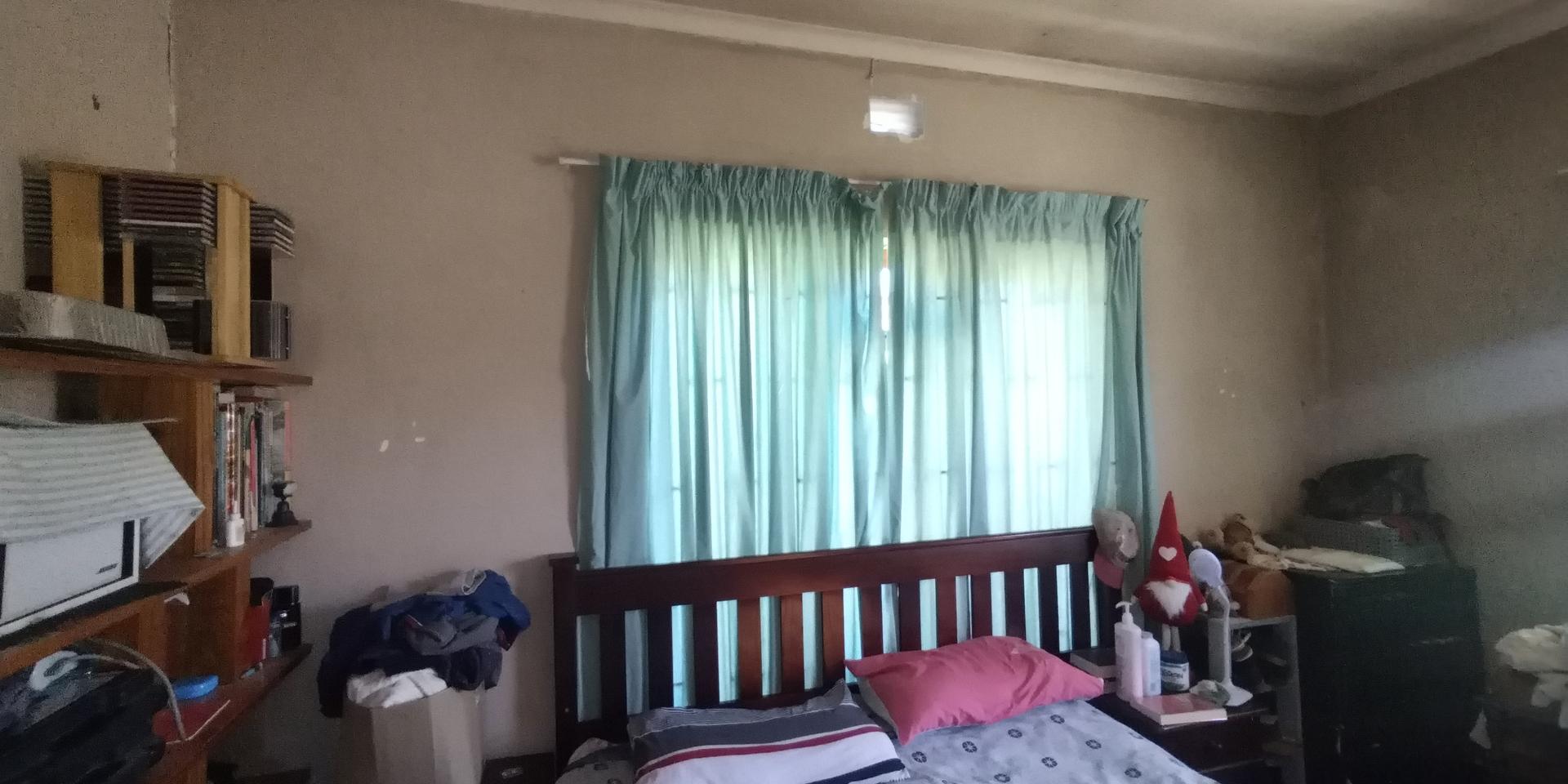 Image 4 of 6