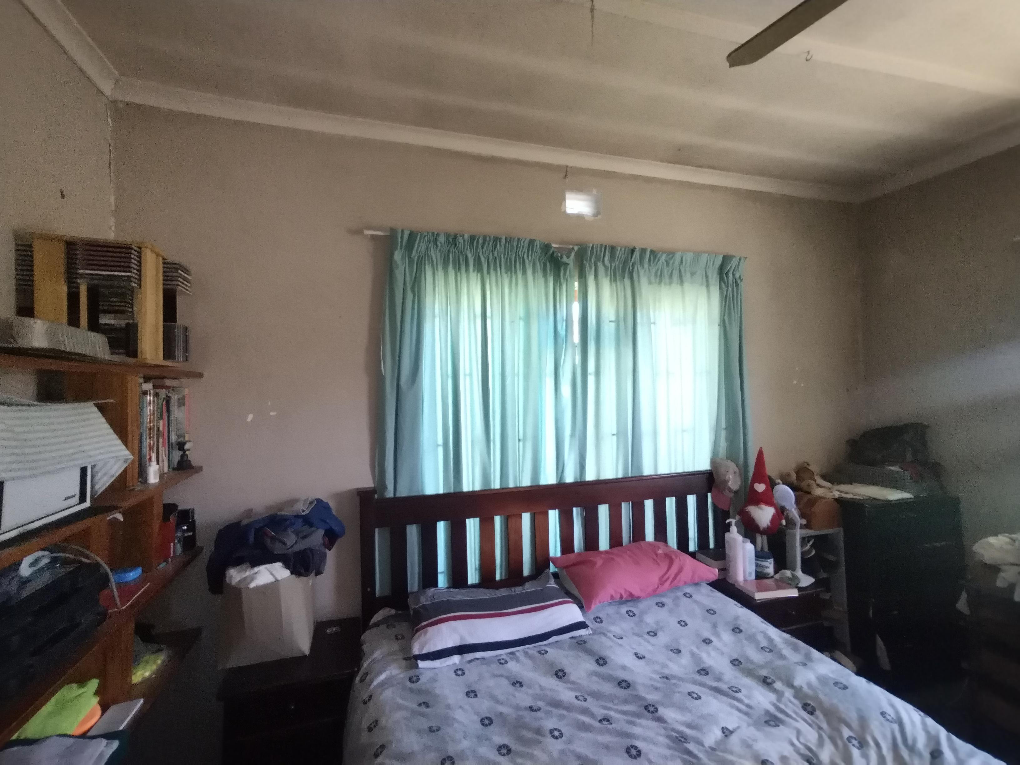 Image 4 of 6