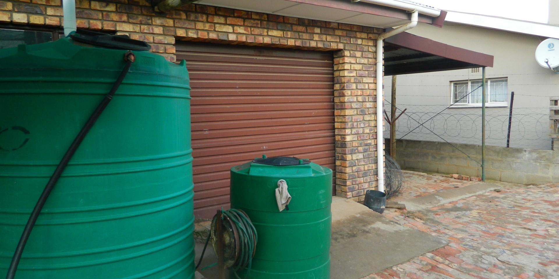 Image 4 of 6