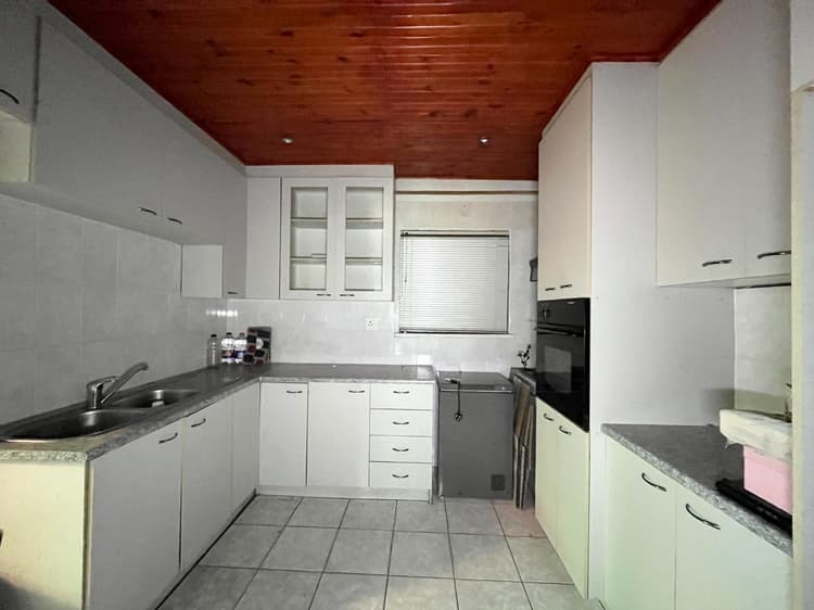 Main property image