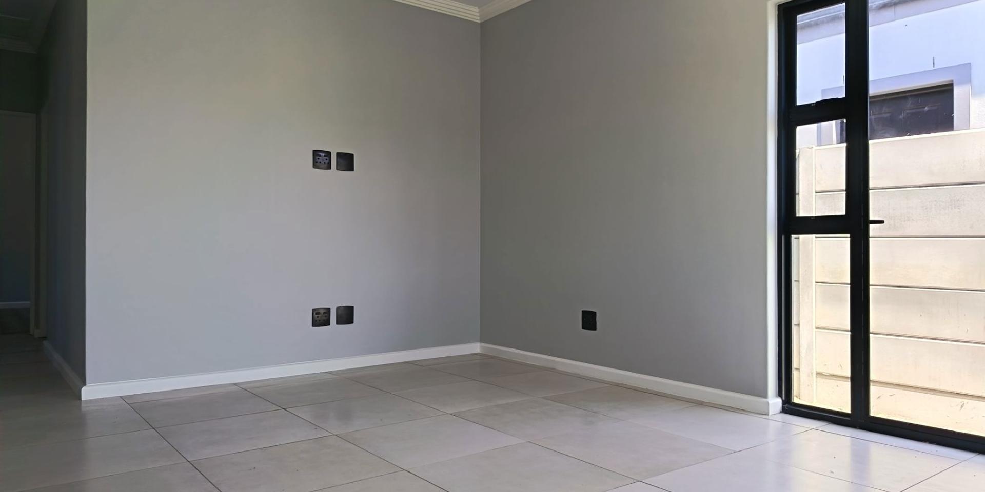 Image 2 of 6