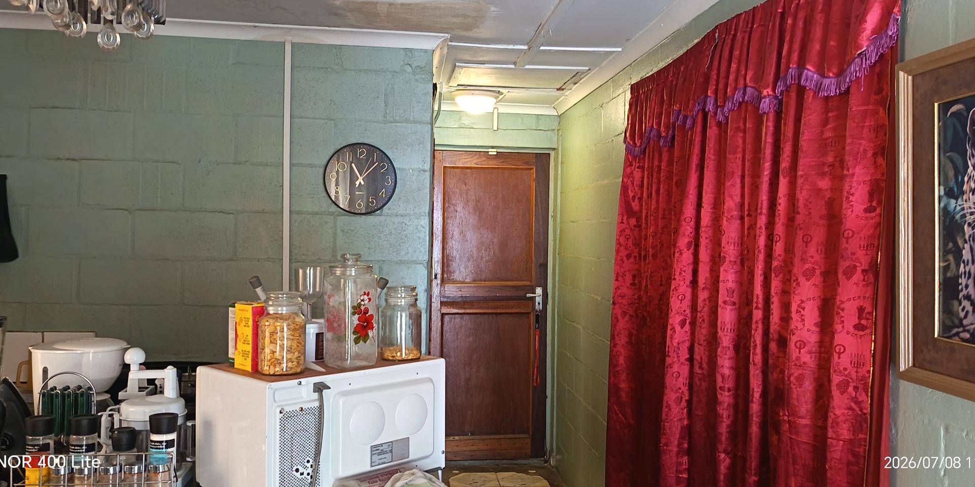 Image 3 of 6