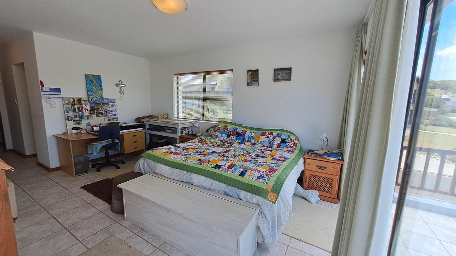 Image 4 of 6