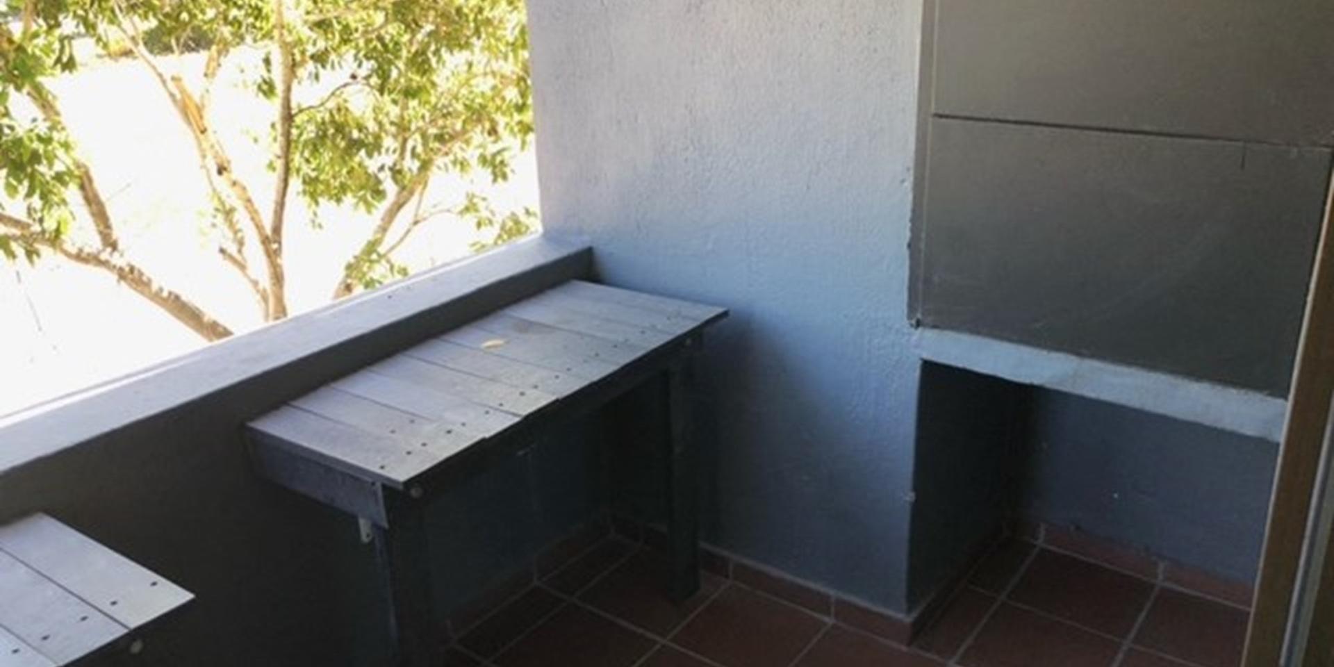 Image 2 of 6
