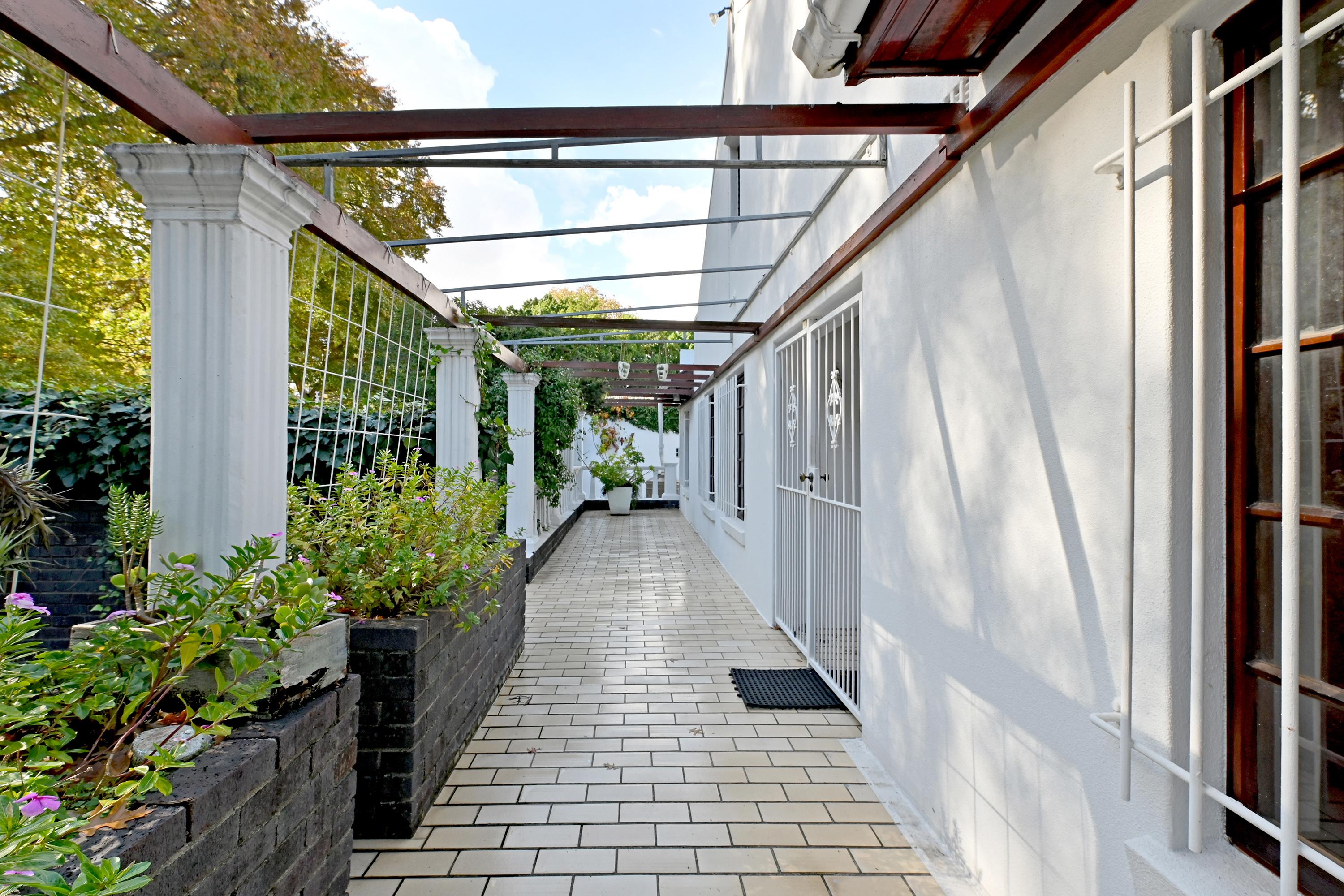 Image 3 of 6