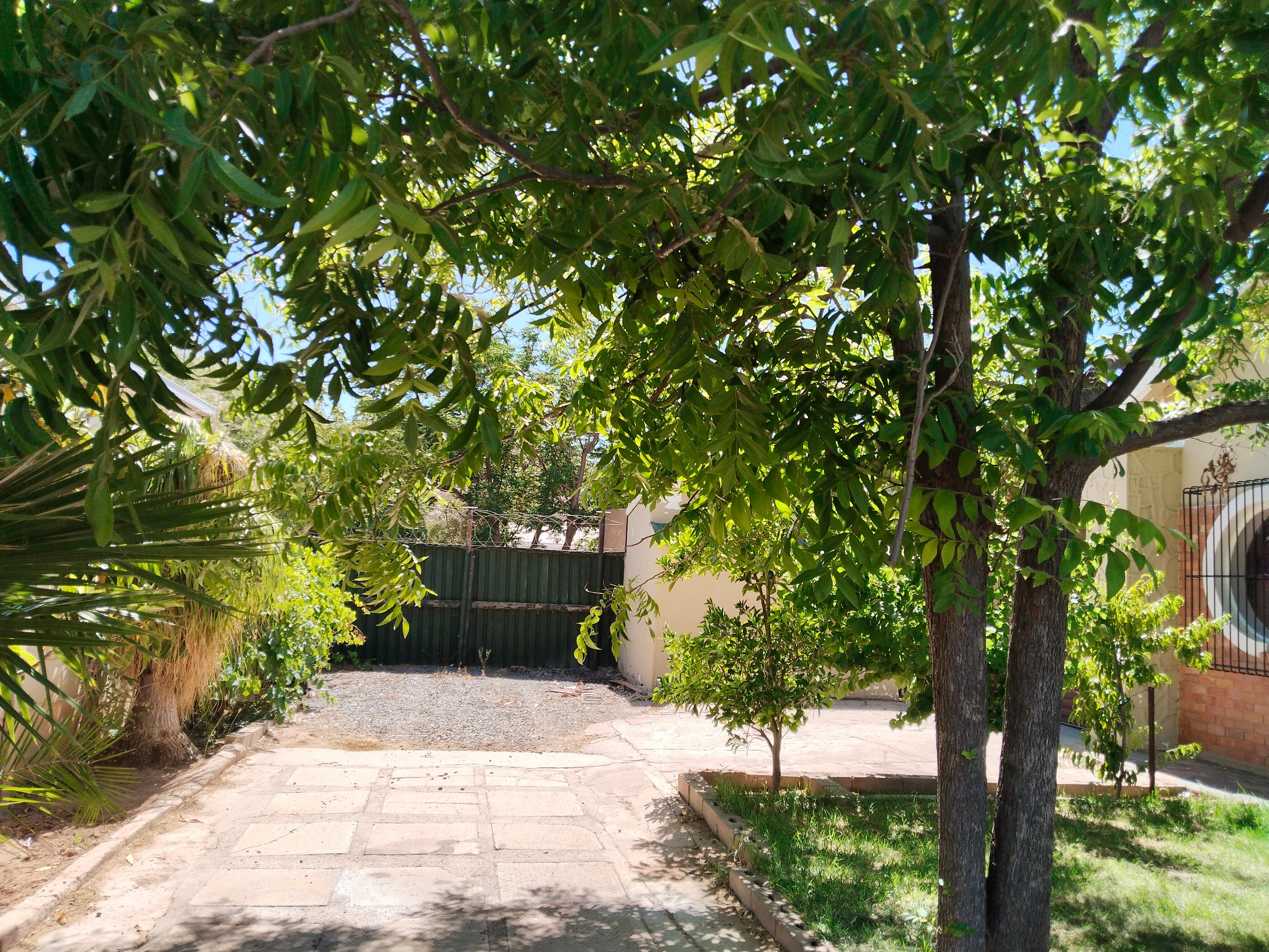 Image 4 of 6