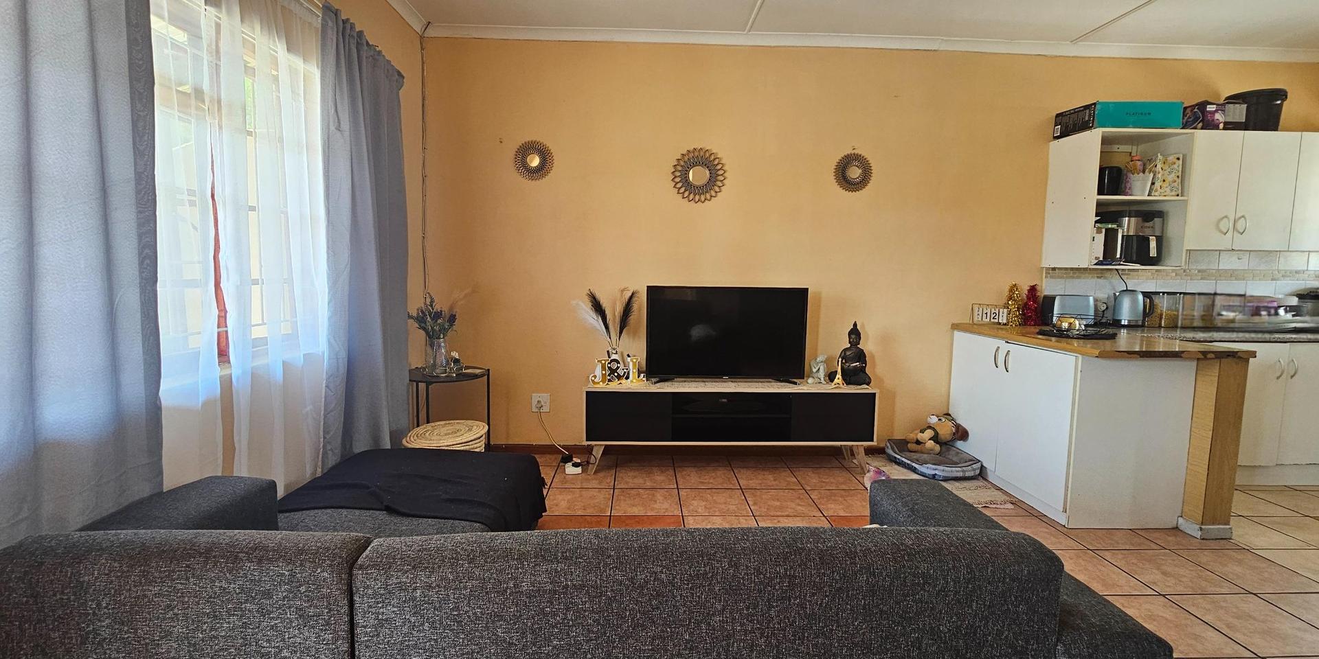 Image 2 of 6