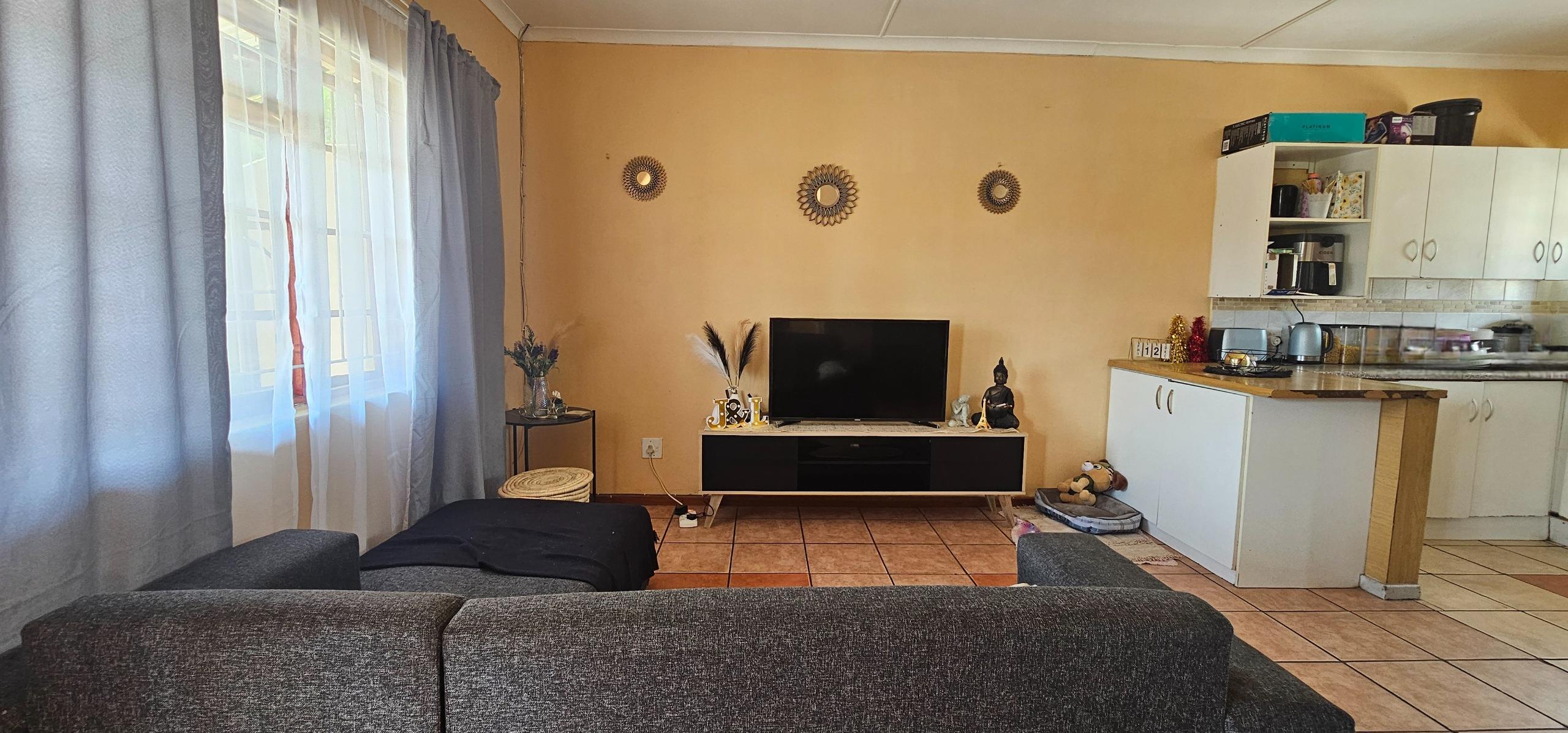 Image 2 of 6