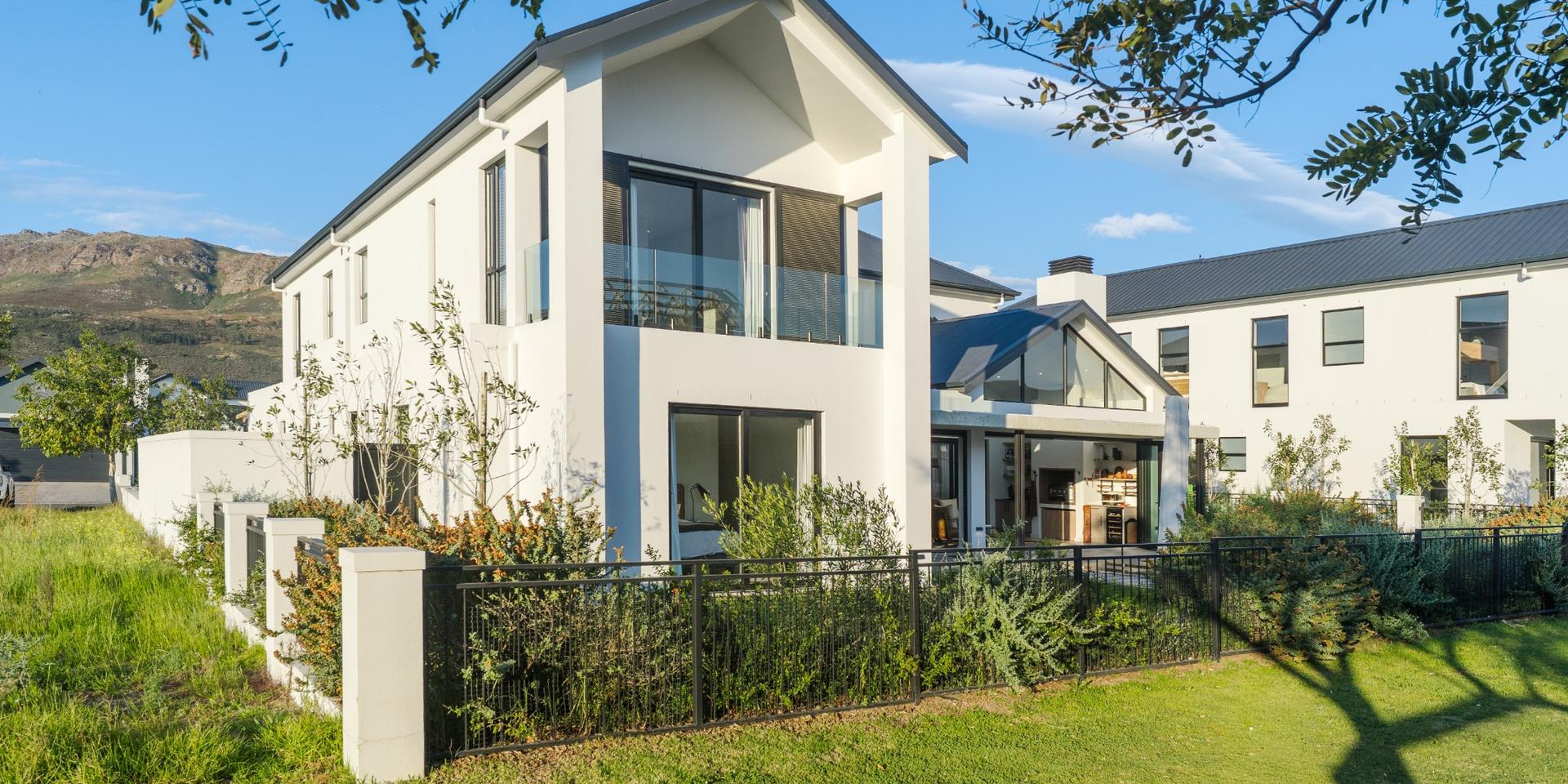 Image 2 of 6