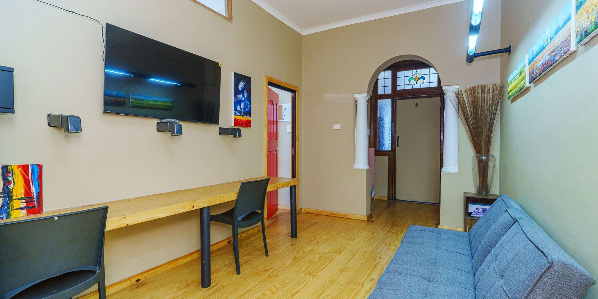 Image 4 of 6