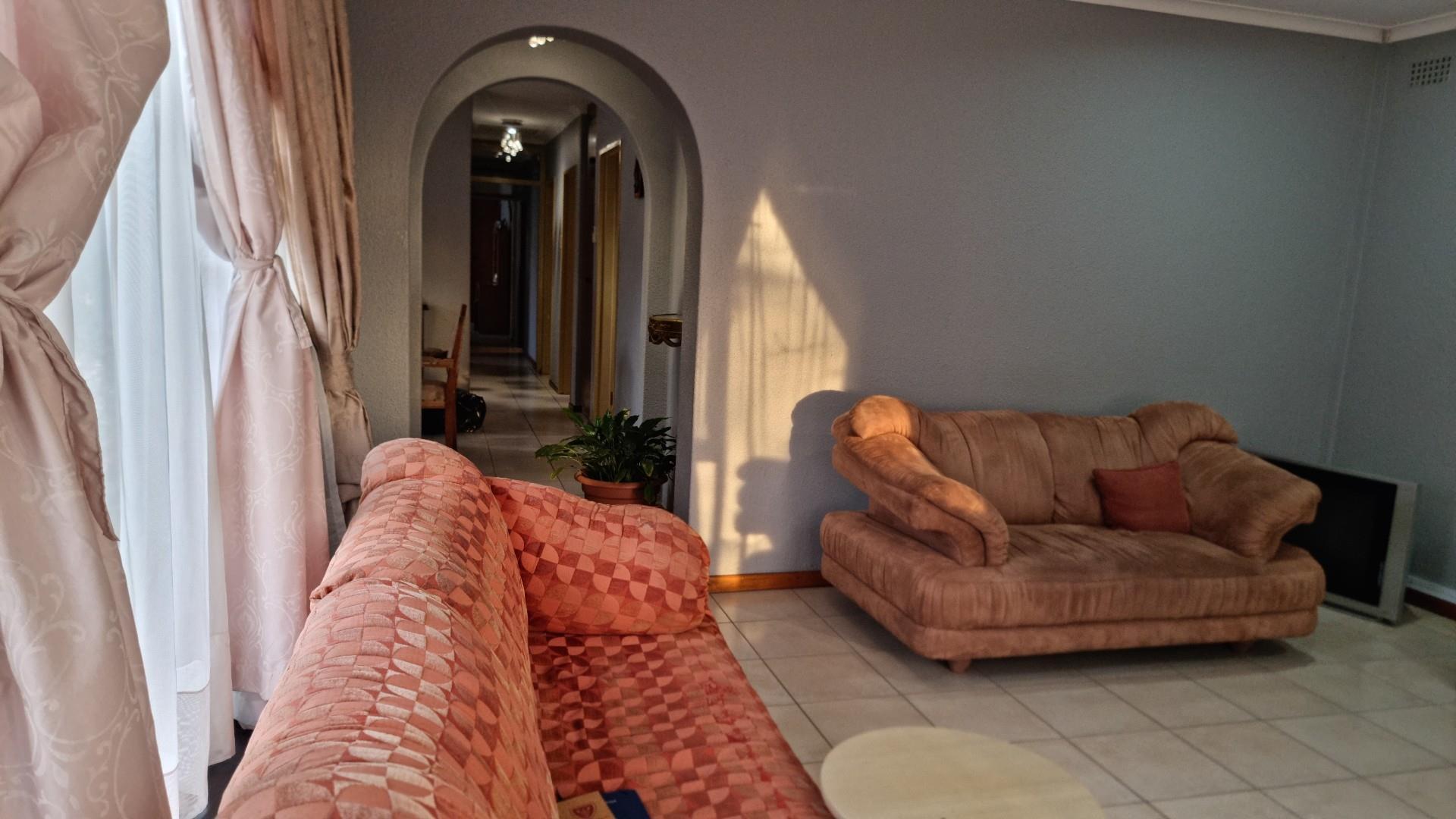 Image 4 of 6