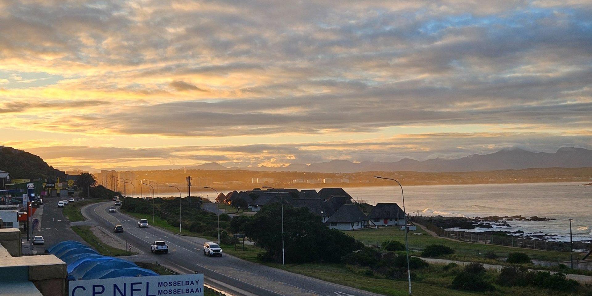 Image 4 of 6