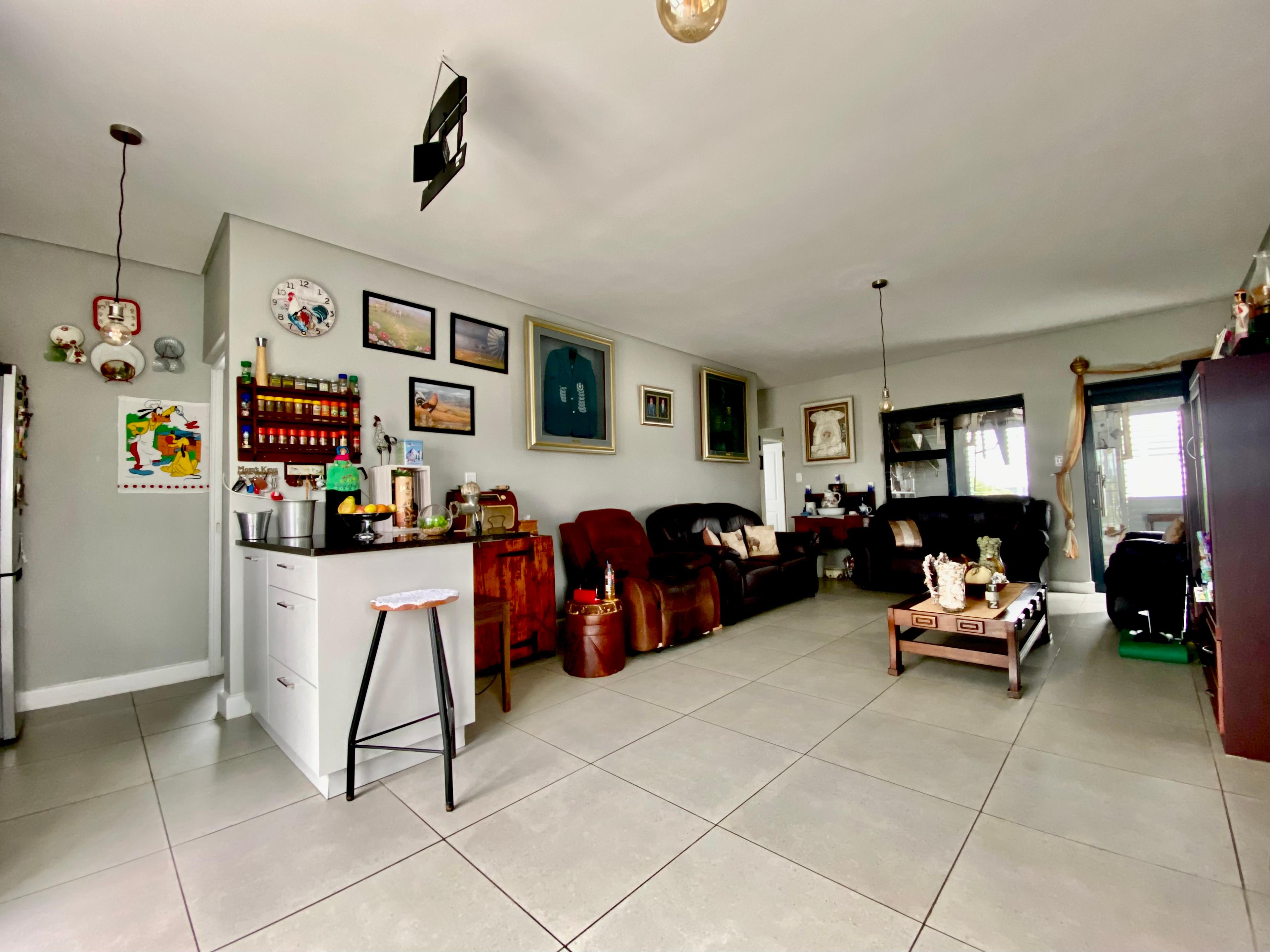 Image 4 of 6