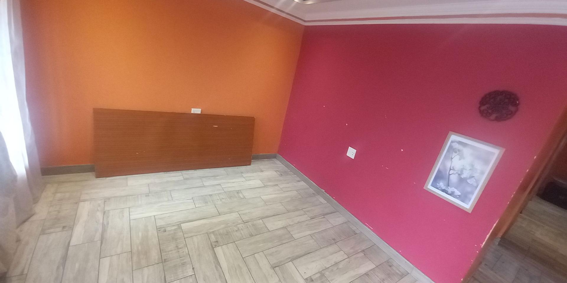 Image 4 of 6